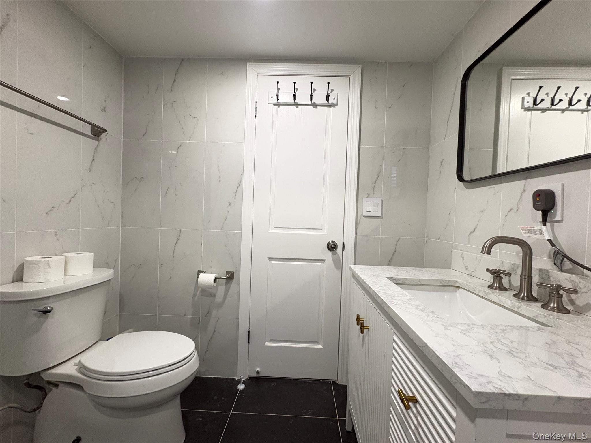 Single Family Morgan  Queens, NY 11363, MLS-951715-38