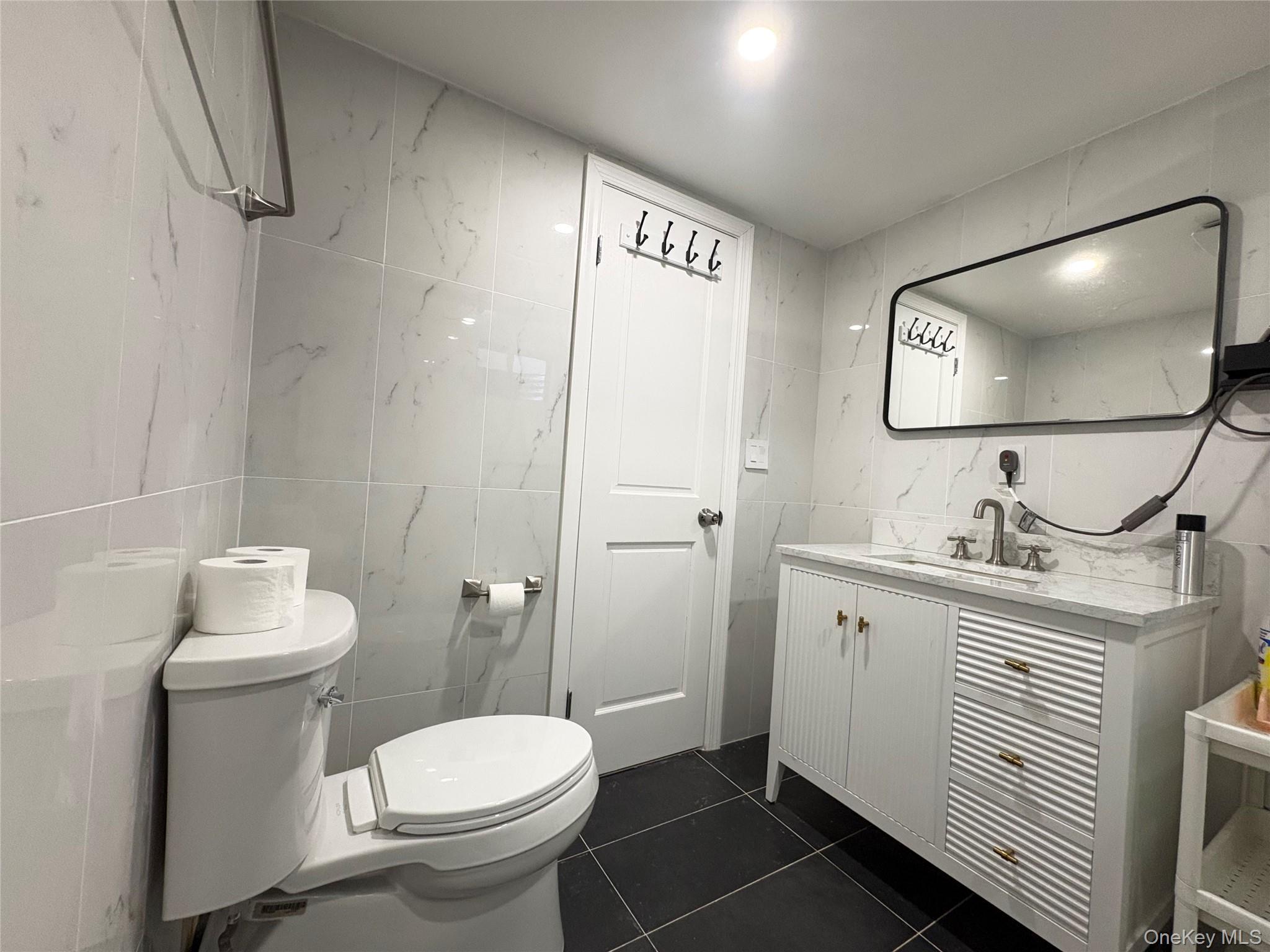 Single Family Morgan  Queens, NY 11363, MLS-951715-39