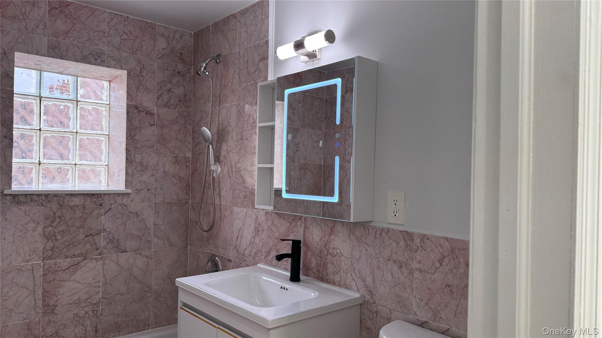 Condo Union Queens, NY 11355, MLS-951720-6