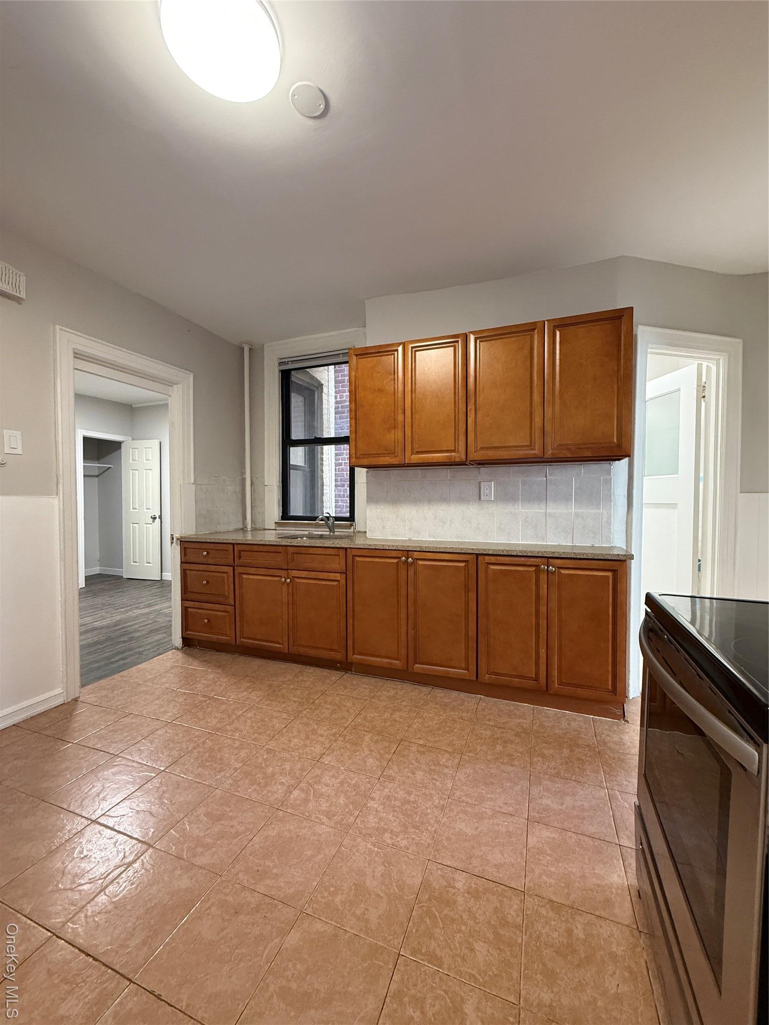 Apartment 25th  Queens, NY 11103, MLS-951722-6