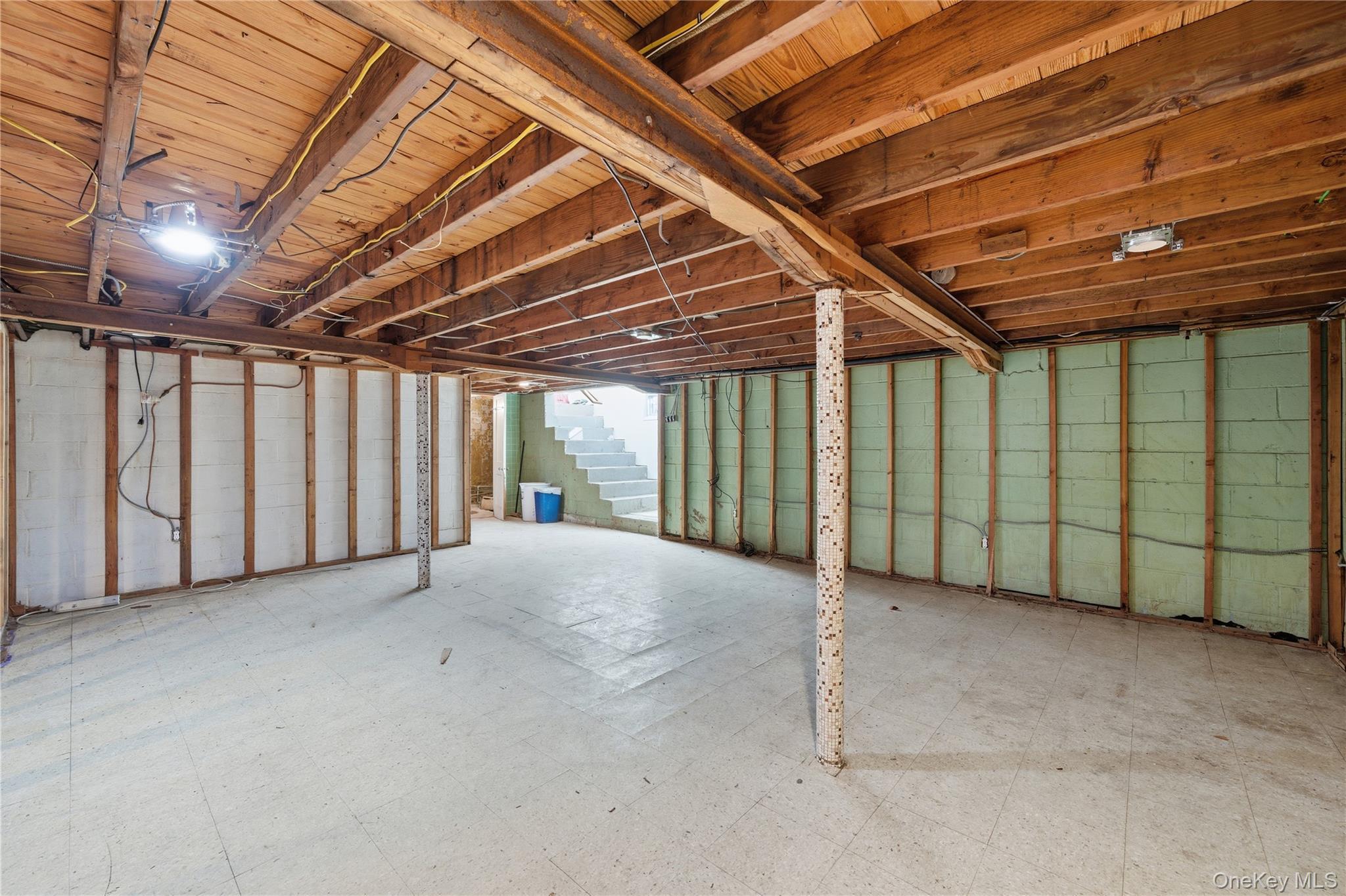 Single Family Side Suffolk County, NY 11792, MLS-951735-19