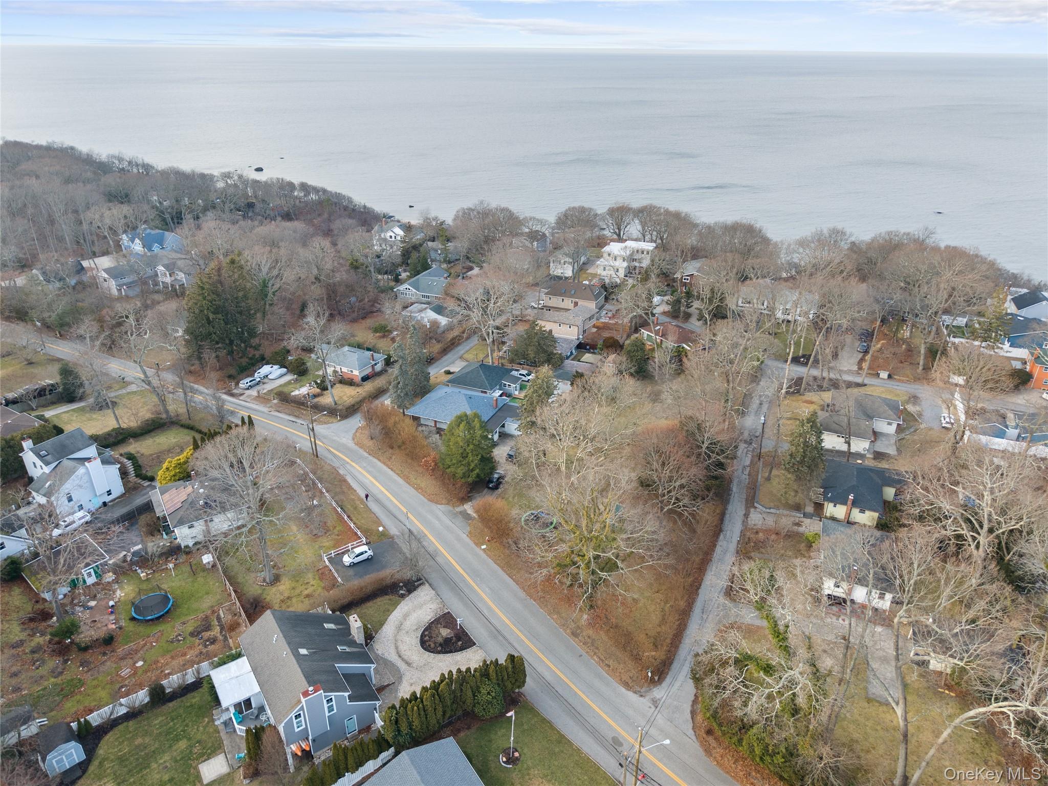 Single Family Side Suffolk County, NY 11792, MLS-951735-27