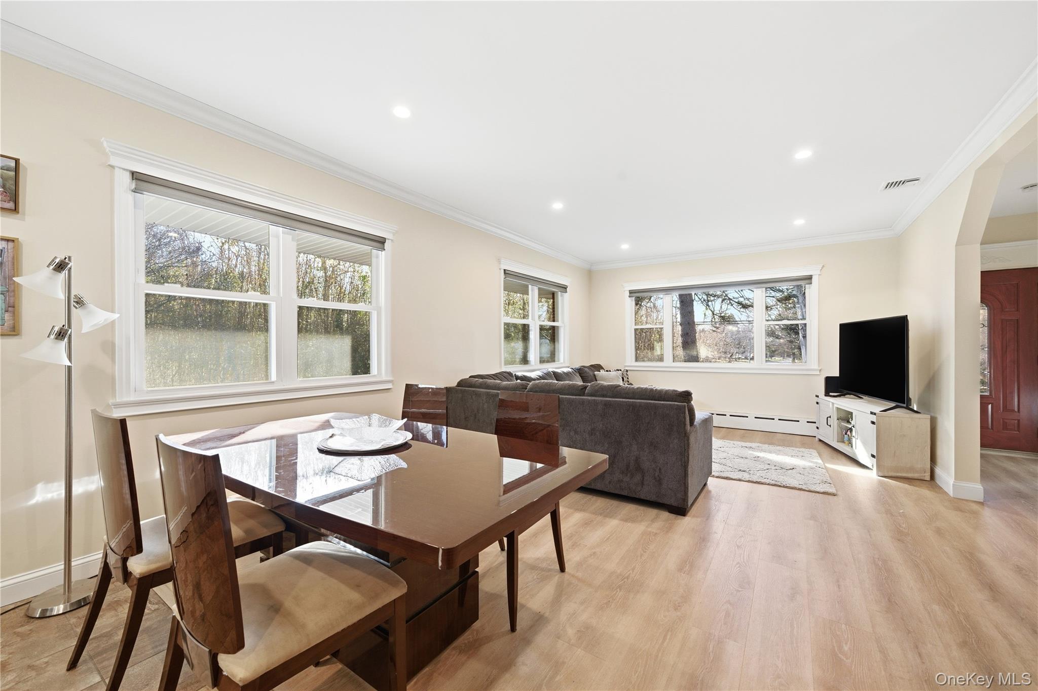 Single Family Side Suffolk County, NY 11792, MLS-951735-5