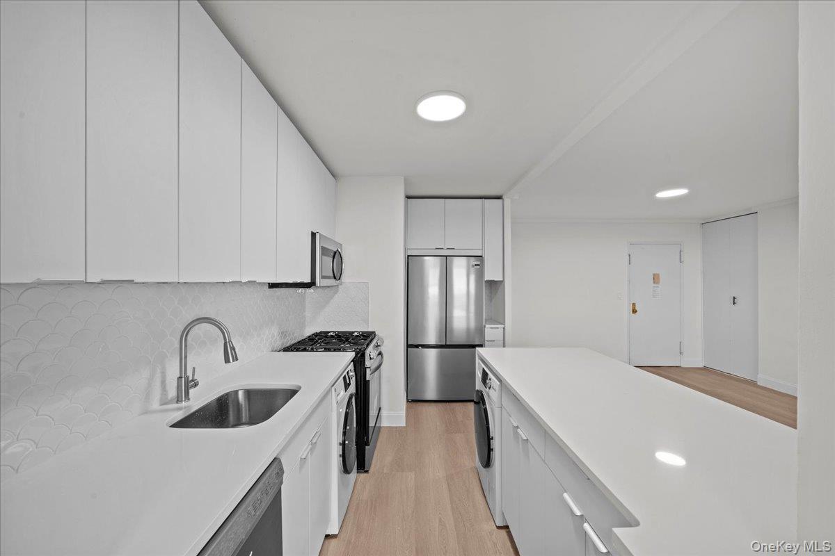 Coop Arlington  Bronx, NY 10471, MLS-951762-5