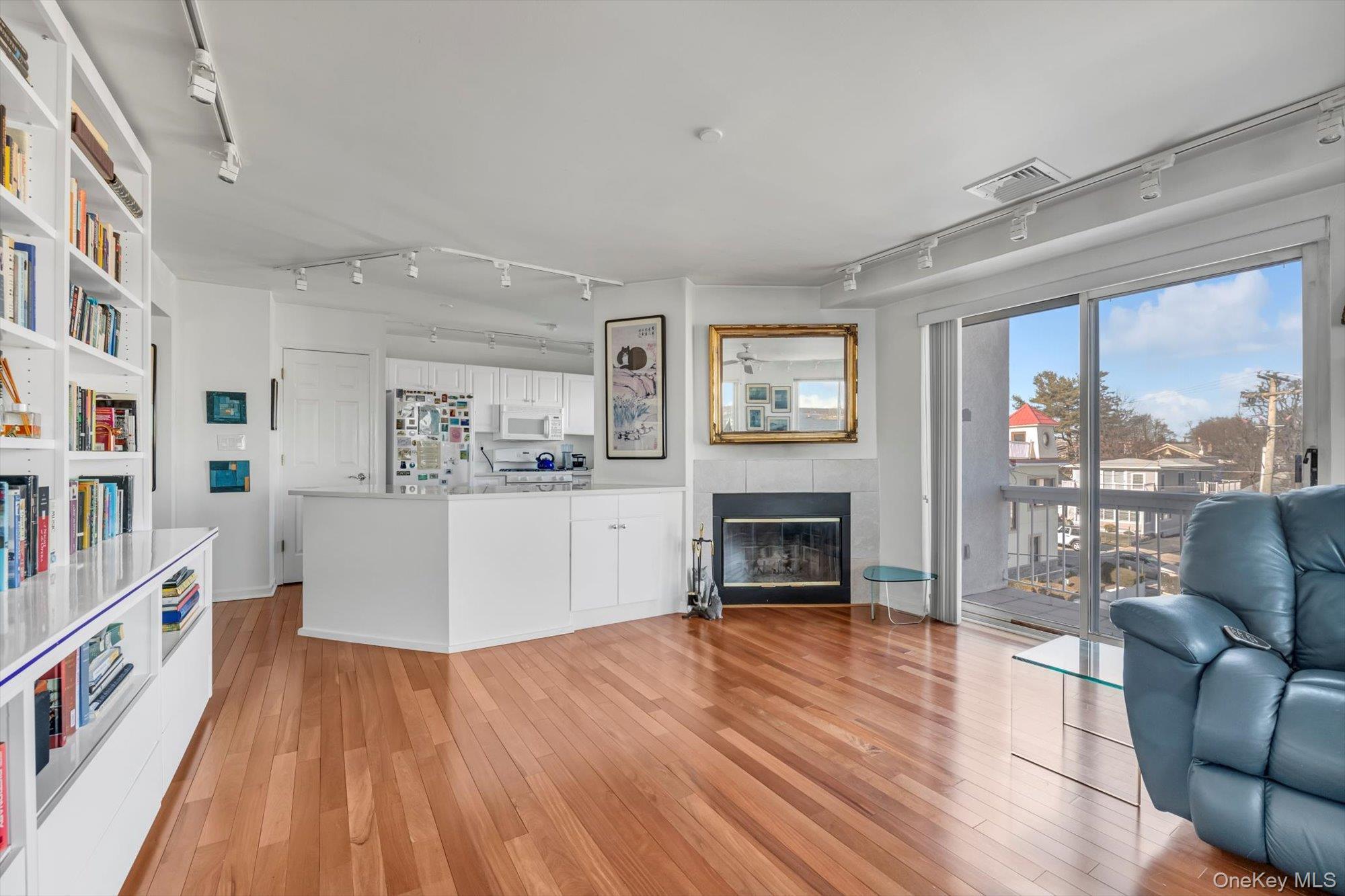 Condo Schofield  Bronx, NY 10464, MLS-951800-6