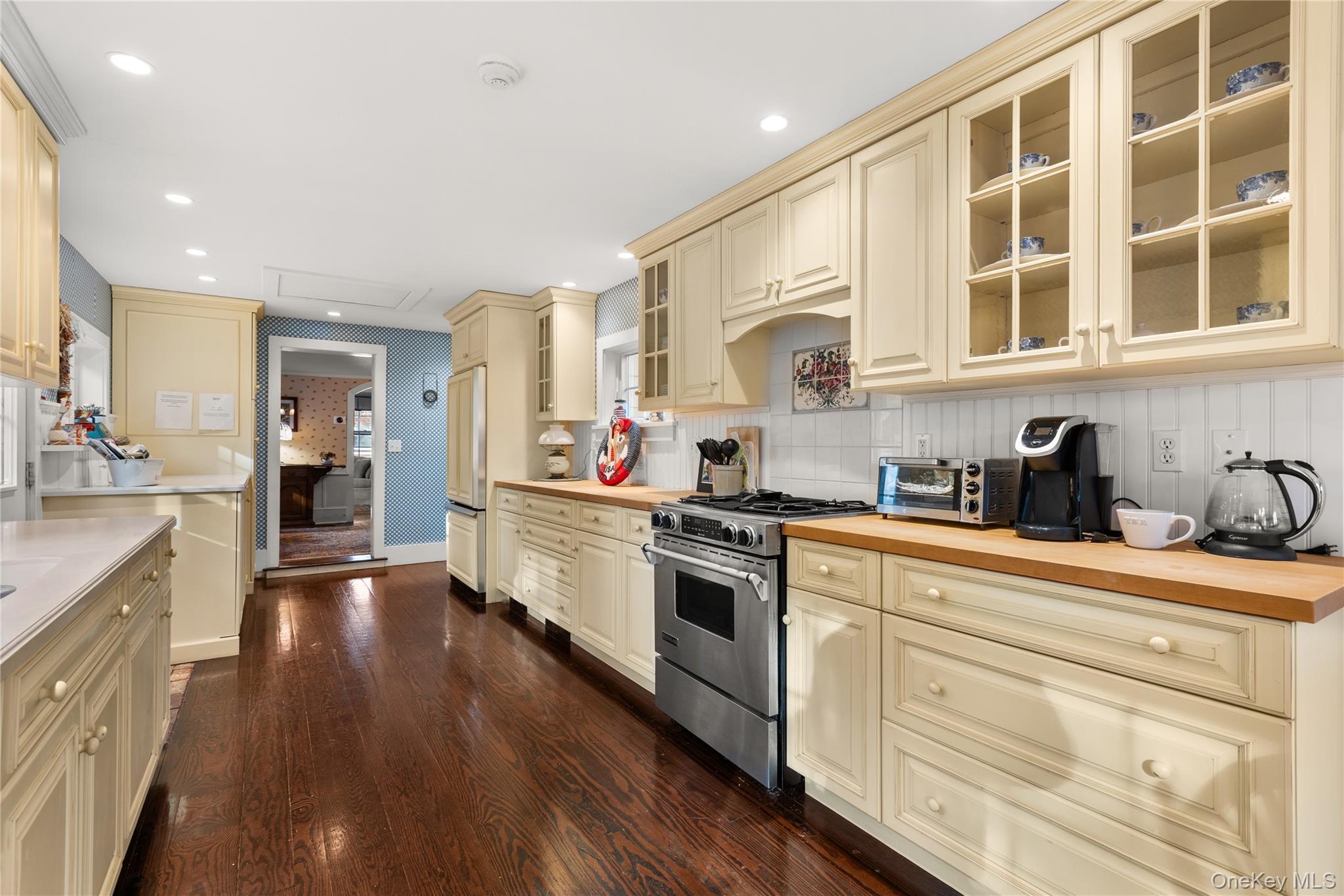 Single Family Pine Neck Road Suffolk County, NY 11971, MLS-951805-7