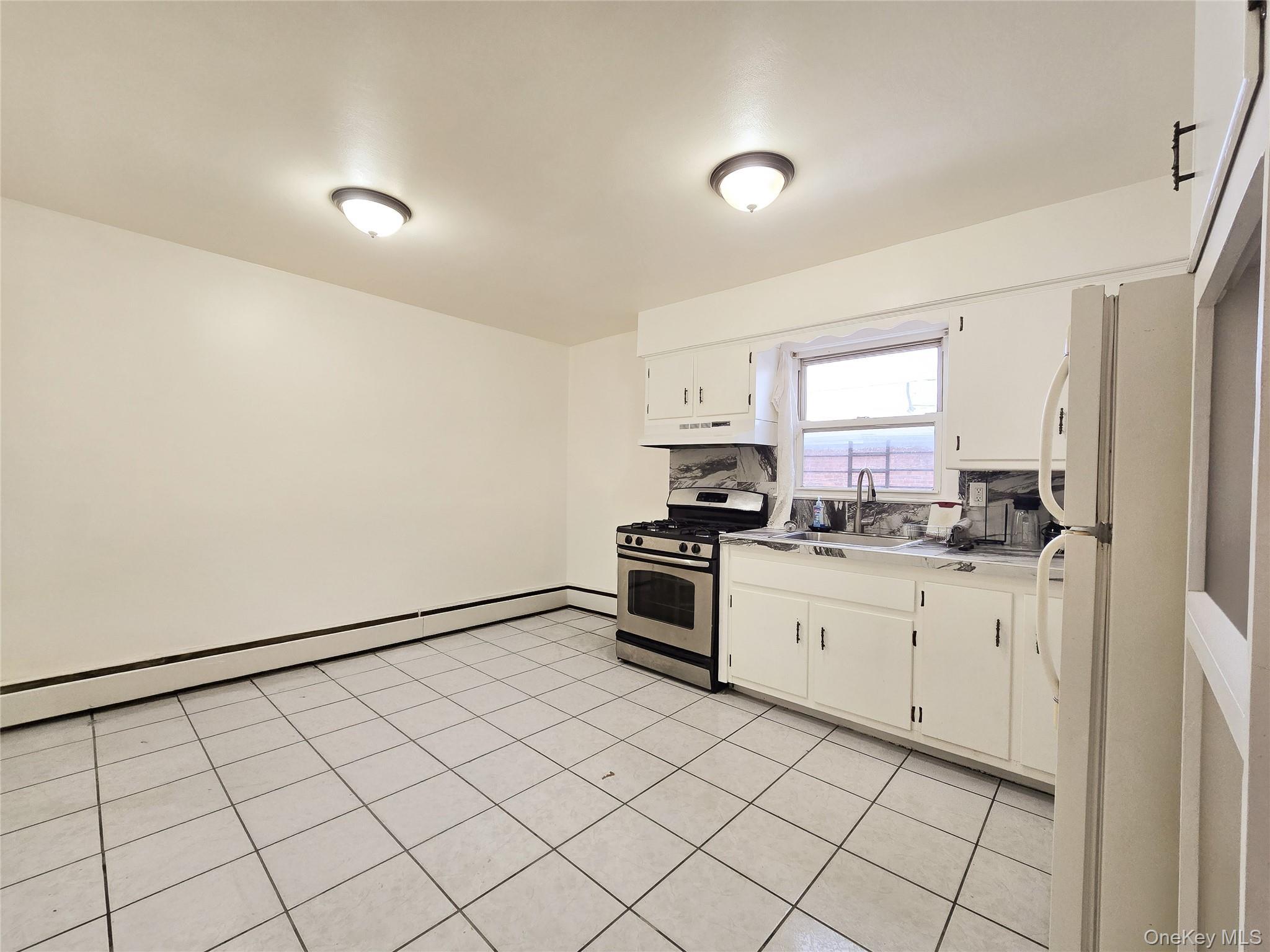 Single Family 95th  Queens, NY 11416, MLS-951811-15