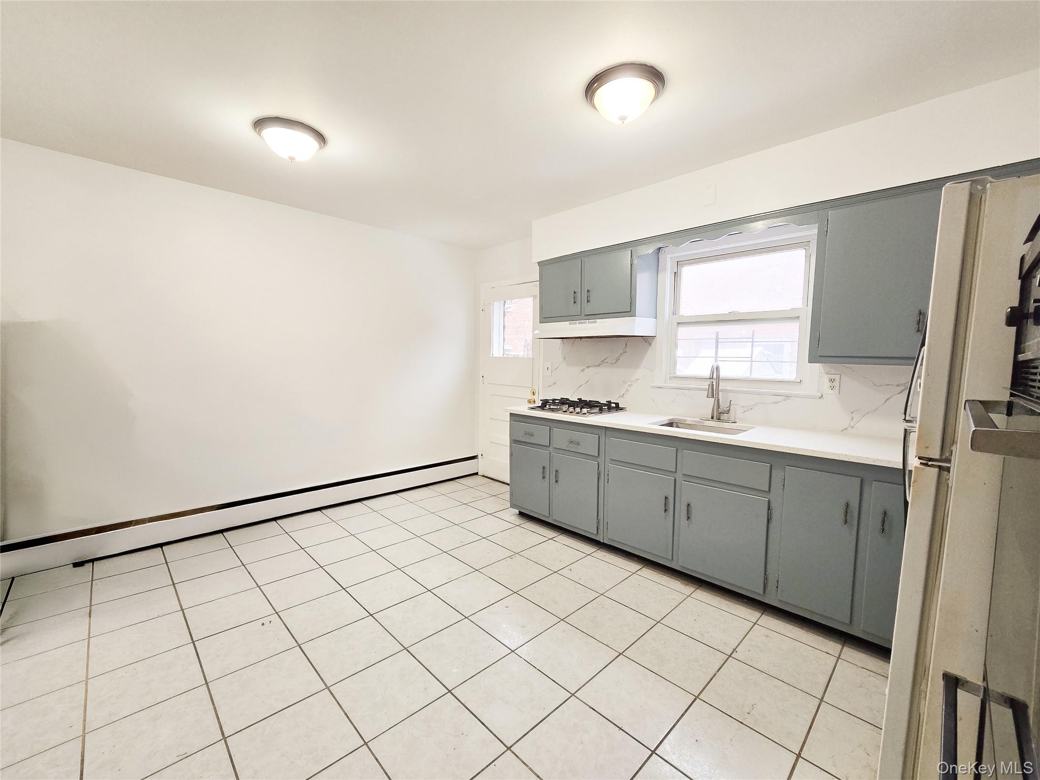 Single Family 95th  Queens, NY 11416, MLS-951811-17