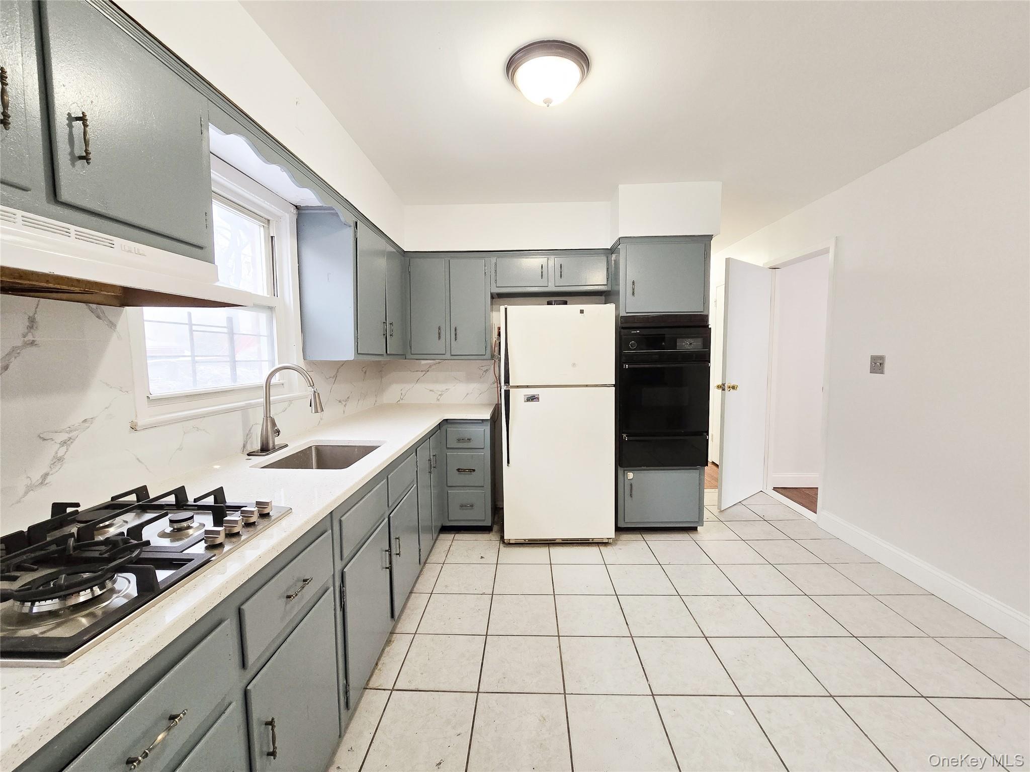 Single Family 95th  Queens, NY 11416, MLS-951811-18