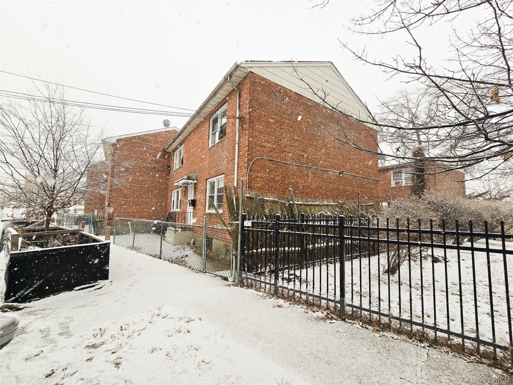 Single Family 95th  Queens, NY 11416, MLS-951811-22