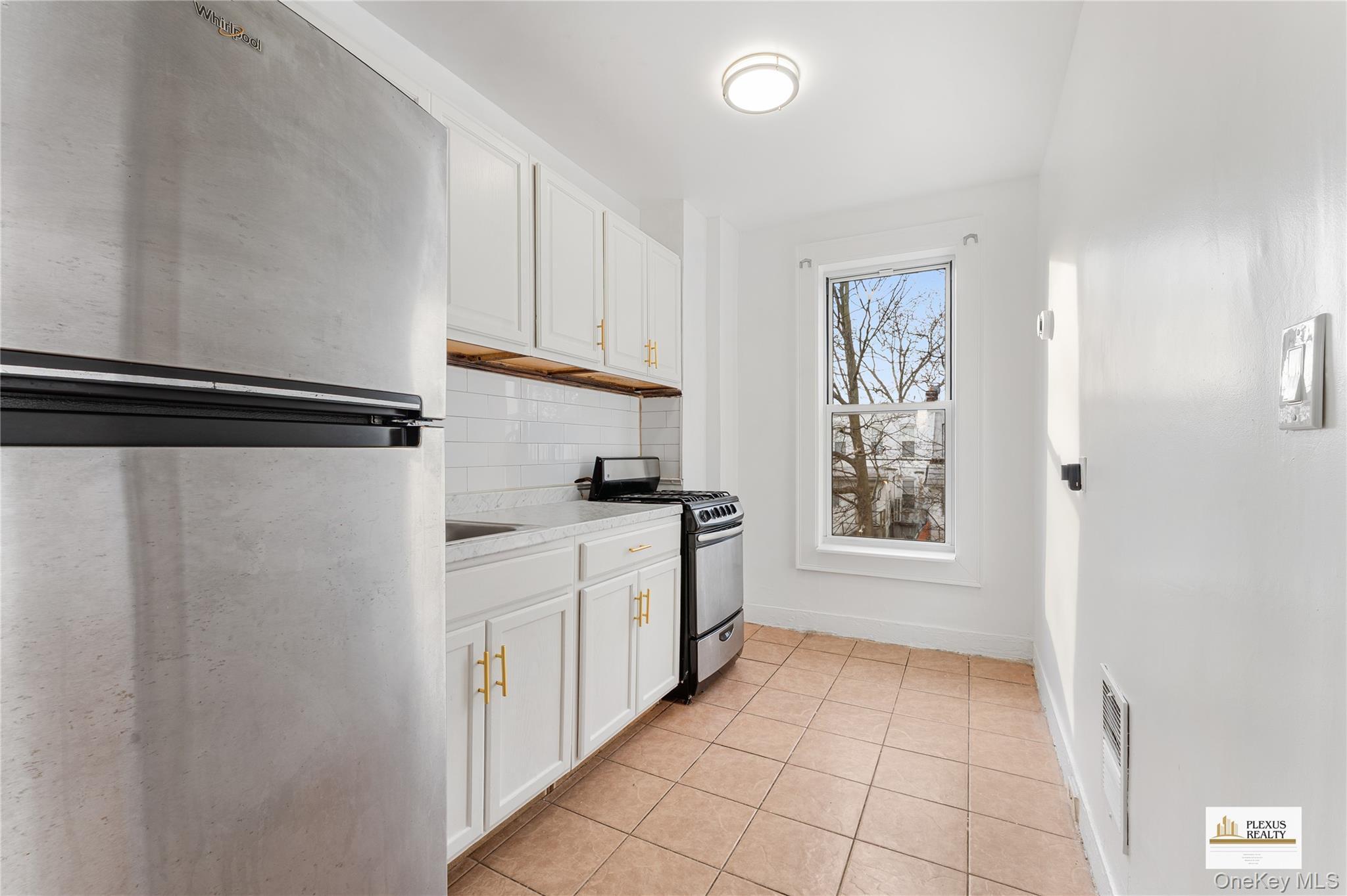 Single Family 35th  Brooklyn, NY 11210, MLS-951816-8