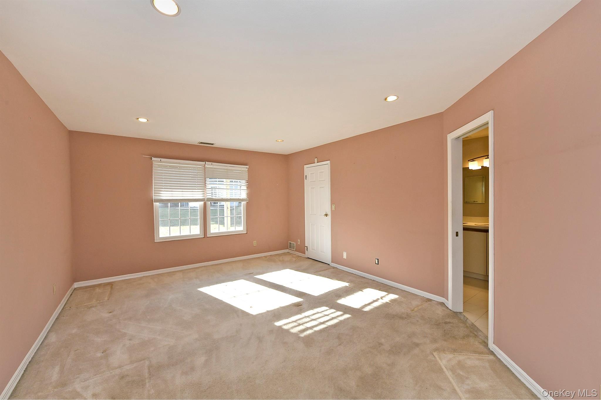 Condo Lakebridge  Suffolk County, NY 11754, MLS-951819-17