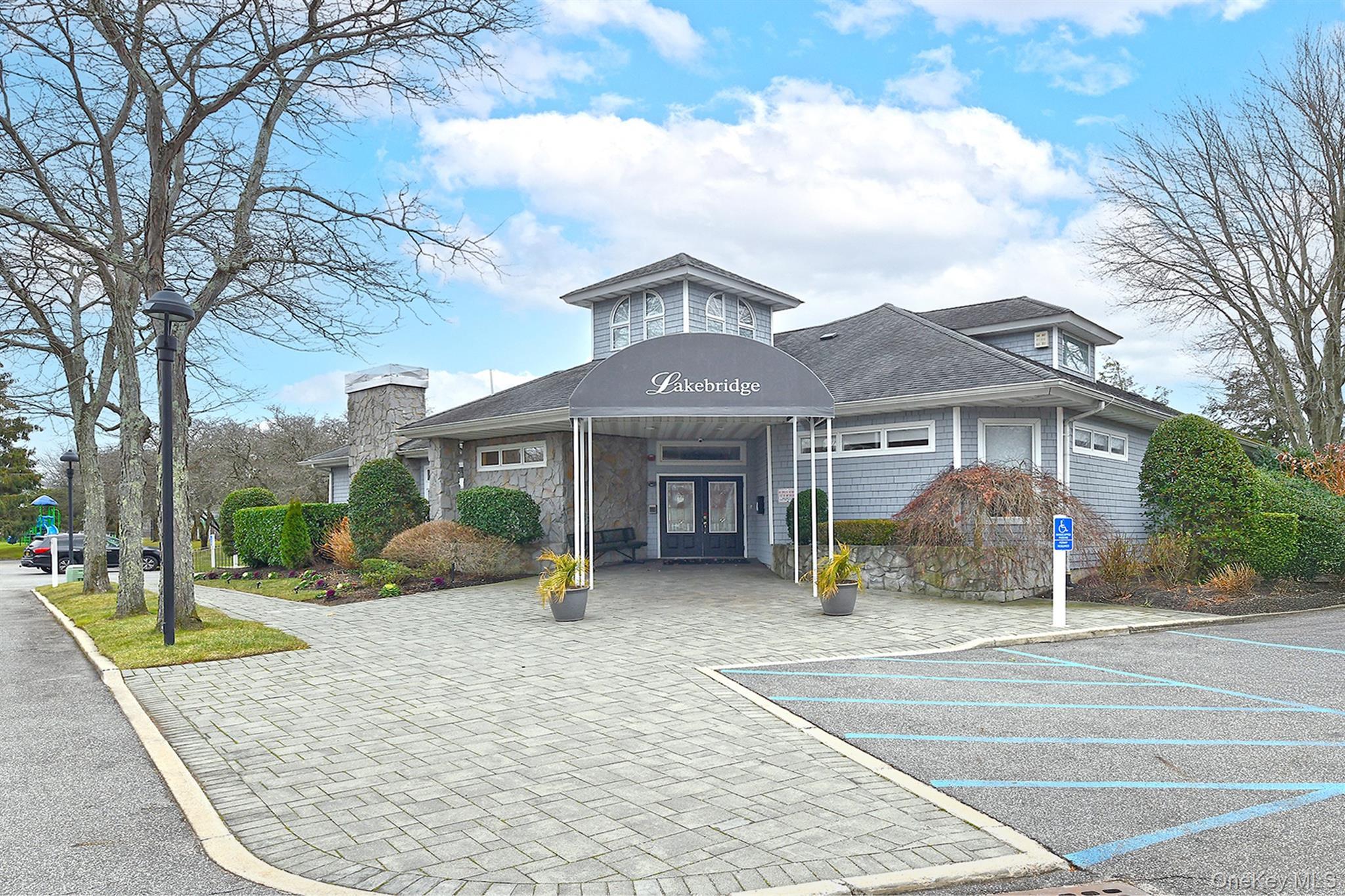 Condo Lakebridge  Suffolk County, NY 11754, MLS-951819-2