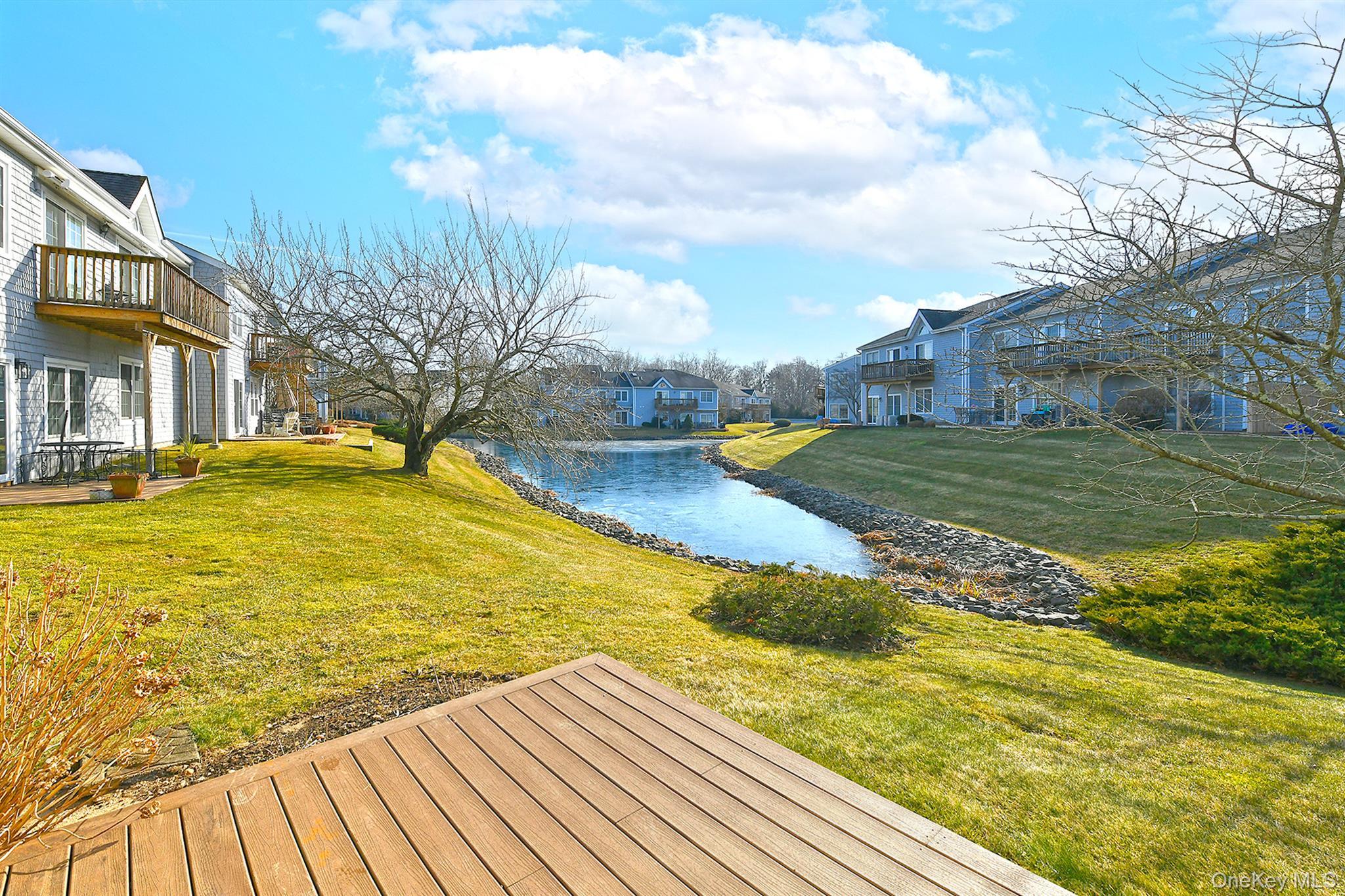 Condo Lakebridge  Suffolk County, NY 11754, MLS-951819-28