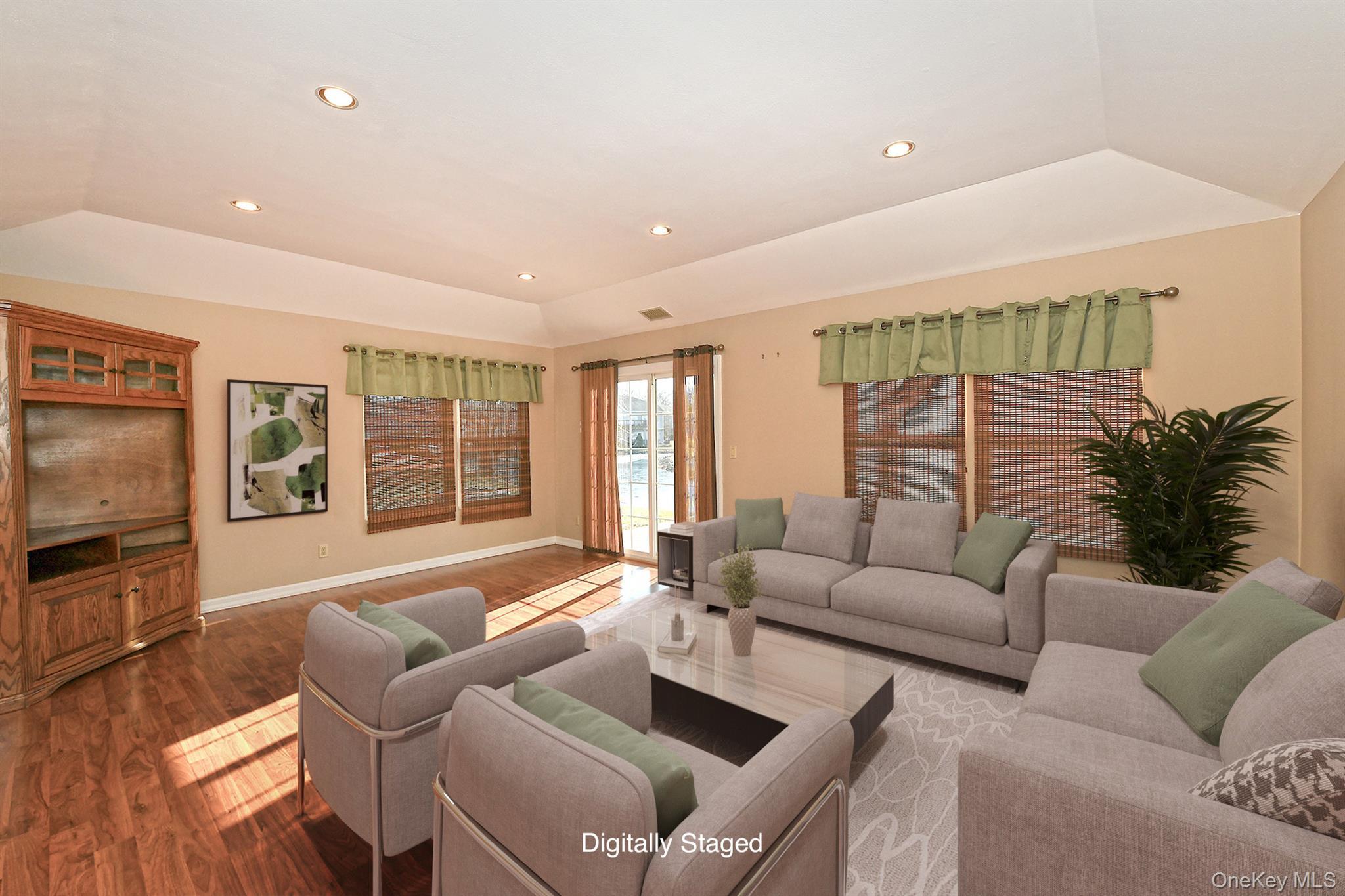 Condo Lakebridge  Suffolk County, NY 11754, MLS-951819-7