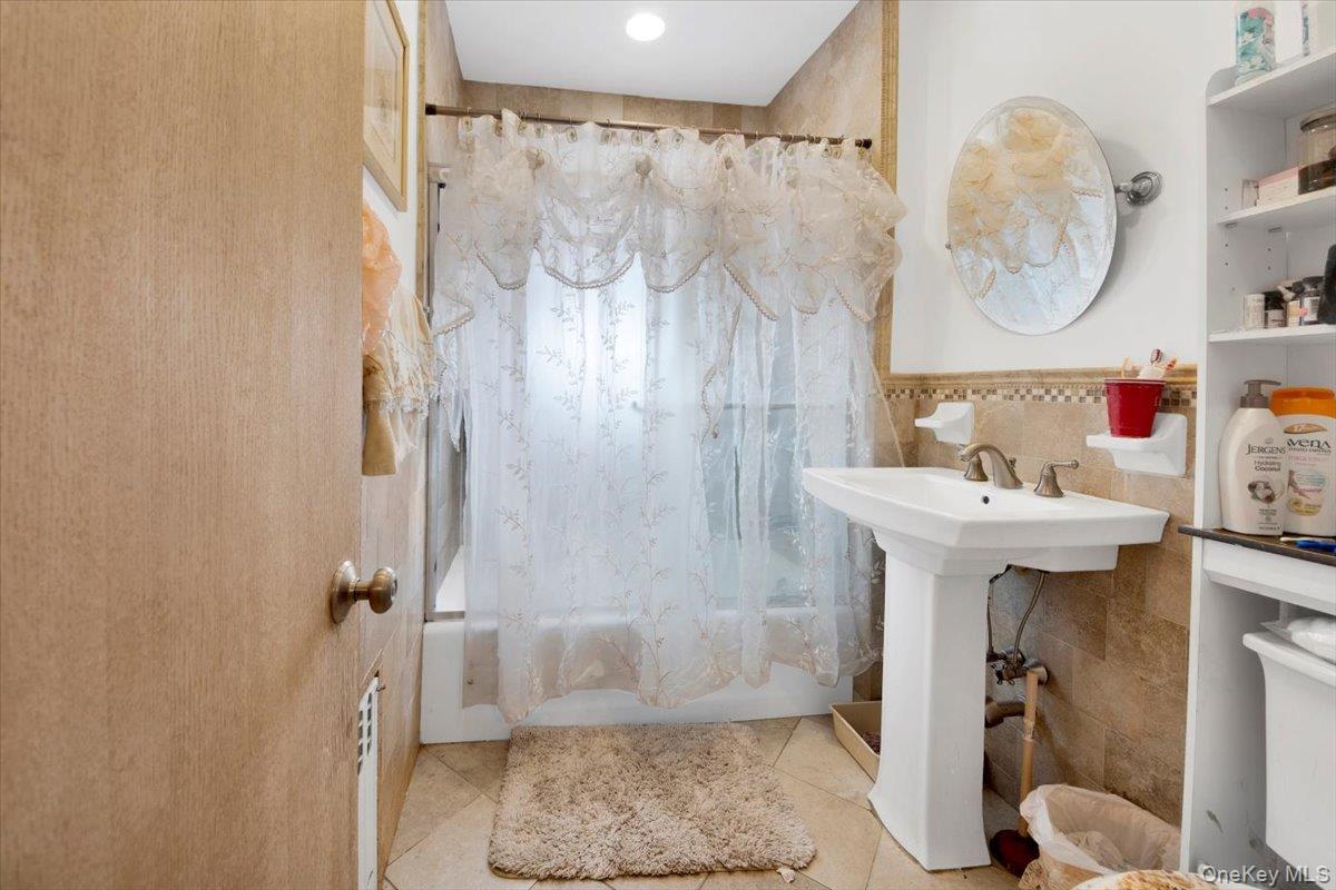 Single Family Pierce  Bronx, NY 10461, MLS-951843-20