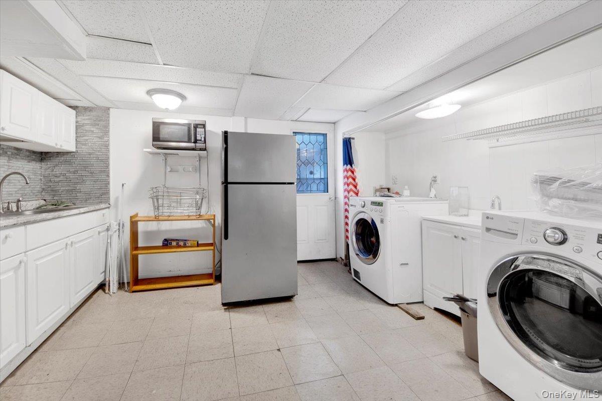 Single Family Pierce  Bronx, NY 10461, MLS-951843-24