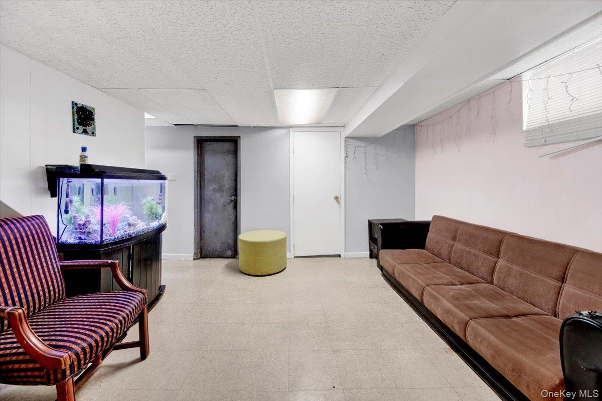 Single Family Pierce  Bronx, NY 10461, MLS-951843-25