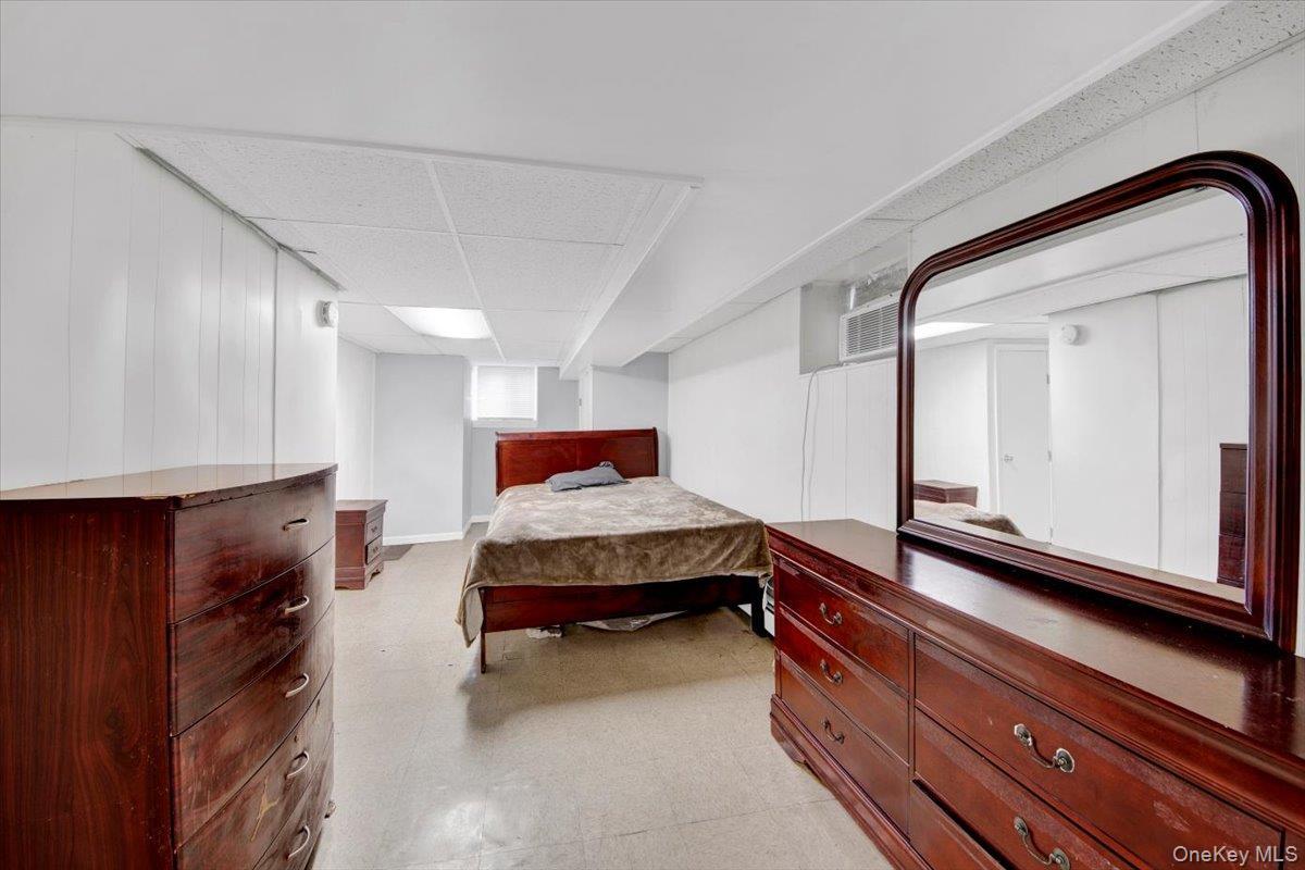 Single Family Pierce  Bronx, NY 10461, MLS-951843-30