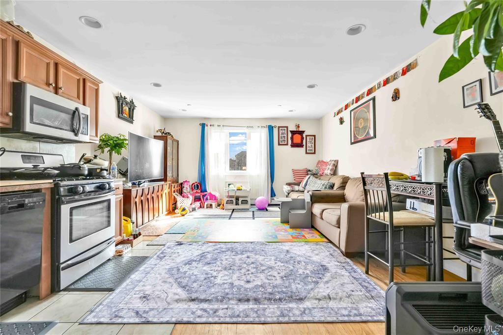 Single Family 60th  Queens, NY 11379, MLS-951887-18