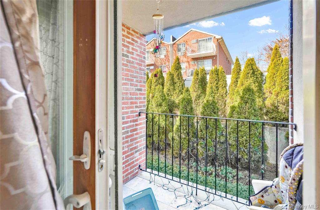 Single Family 60th  Queens, NY 11379, MLS-951887-26