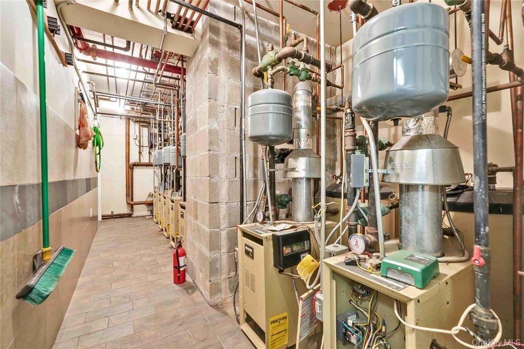 Single Family 60th  Queens, NY 11379, MLS-951887-40