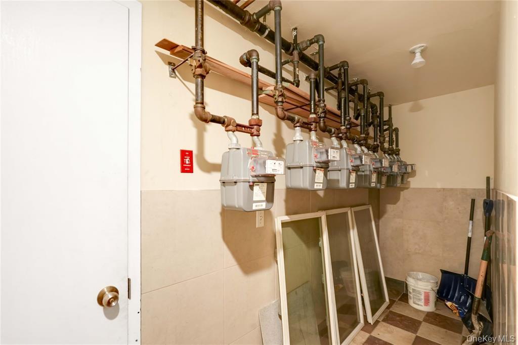 Single Family 60th  Queens, NY 11379, MLS-951887-41