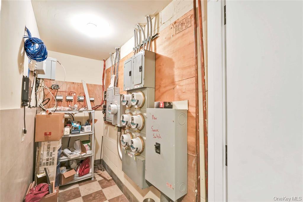 Single Family 60th  Queens, NY 11379, MLS-951887-42