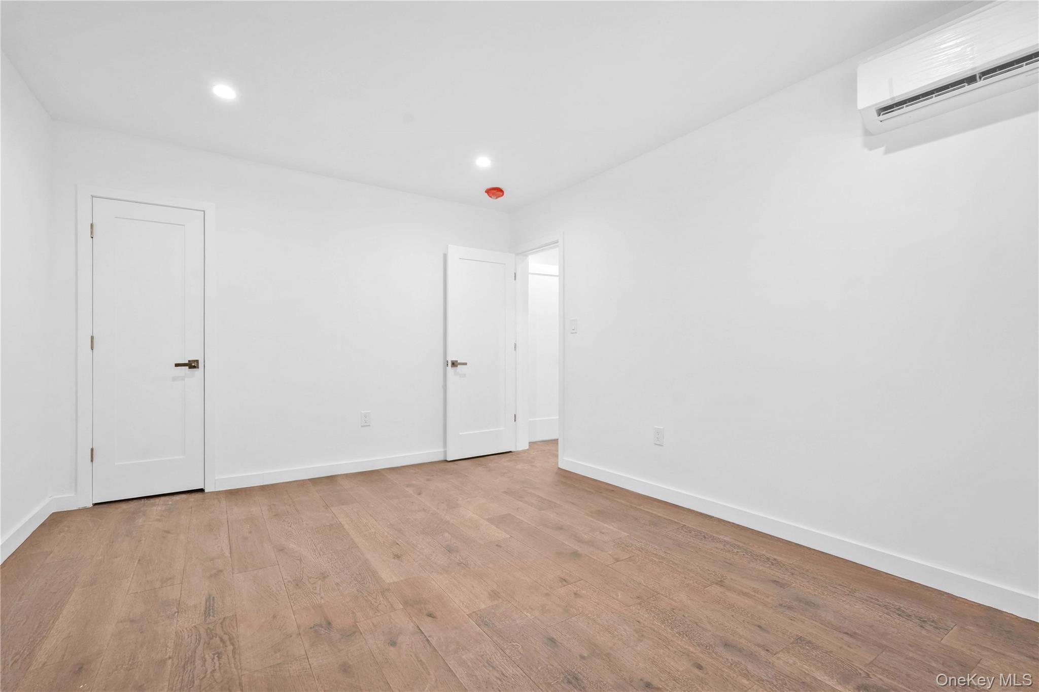 Single Family 159th  Queens, NY 11434, MLS-951889-16