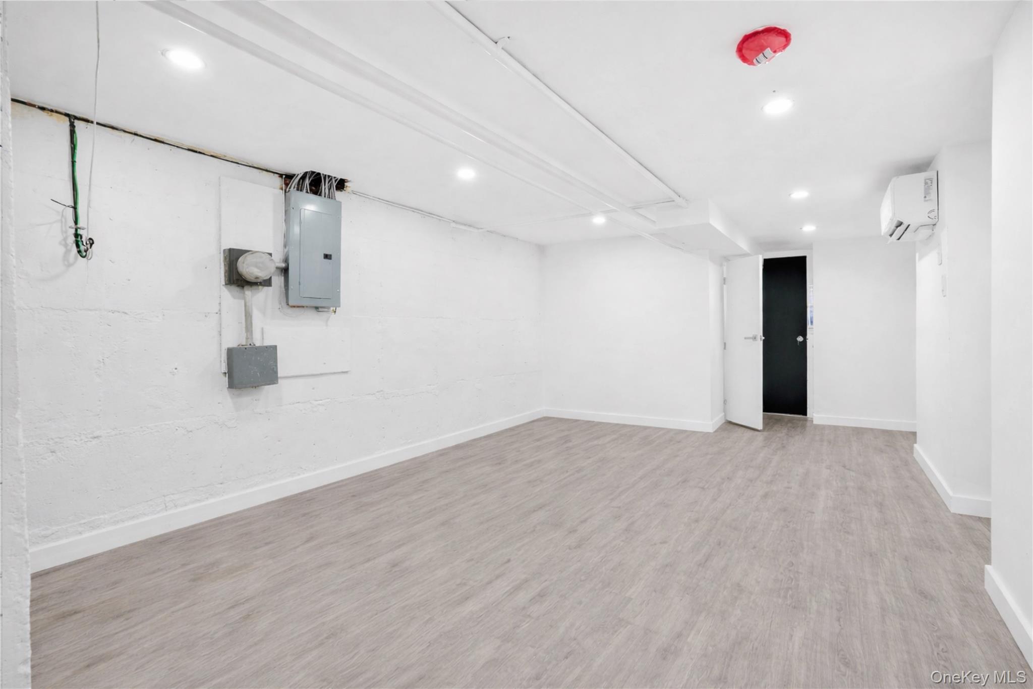 Single Family 159th  Queens, NY 11434, MLS-951889-23