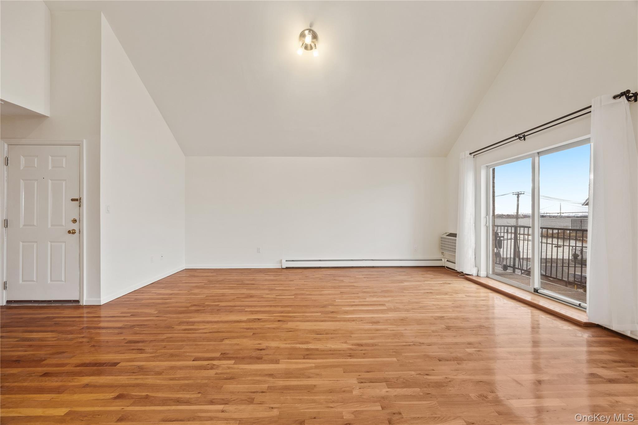 Condo Pennyfield Ave  Bronx, NY 10465, MLS-951891-10