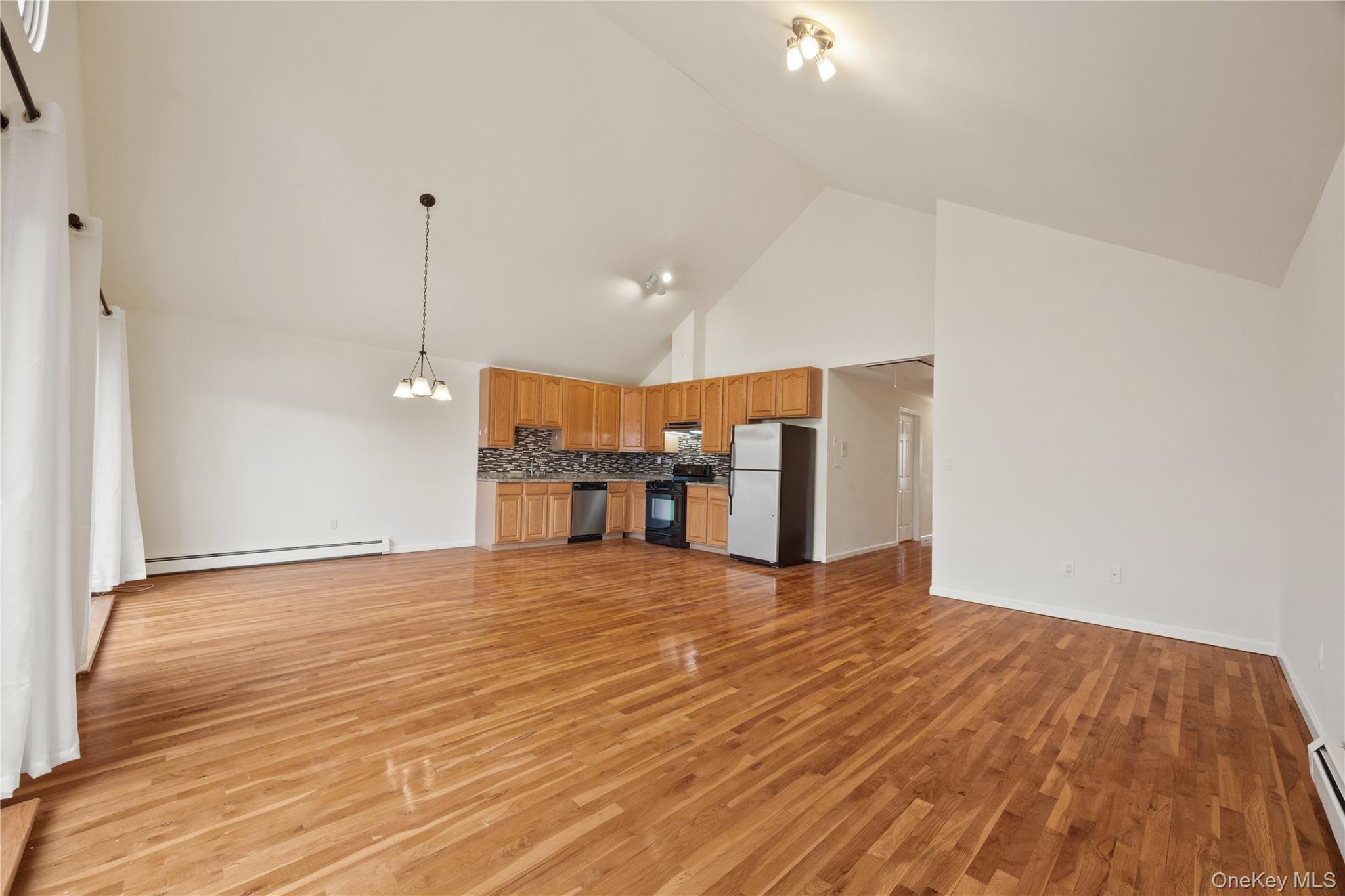 Condo Pennyfield Ave  Bronx, NY 10465, MLS-951891-11