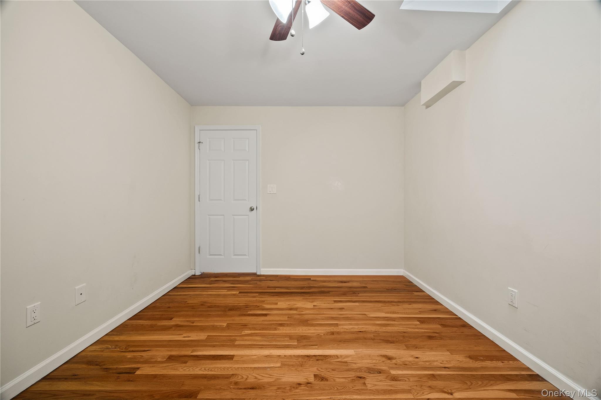 Condo Pennyfield Ave  Bronx, NY 10465, MLS-951891-13