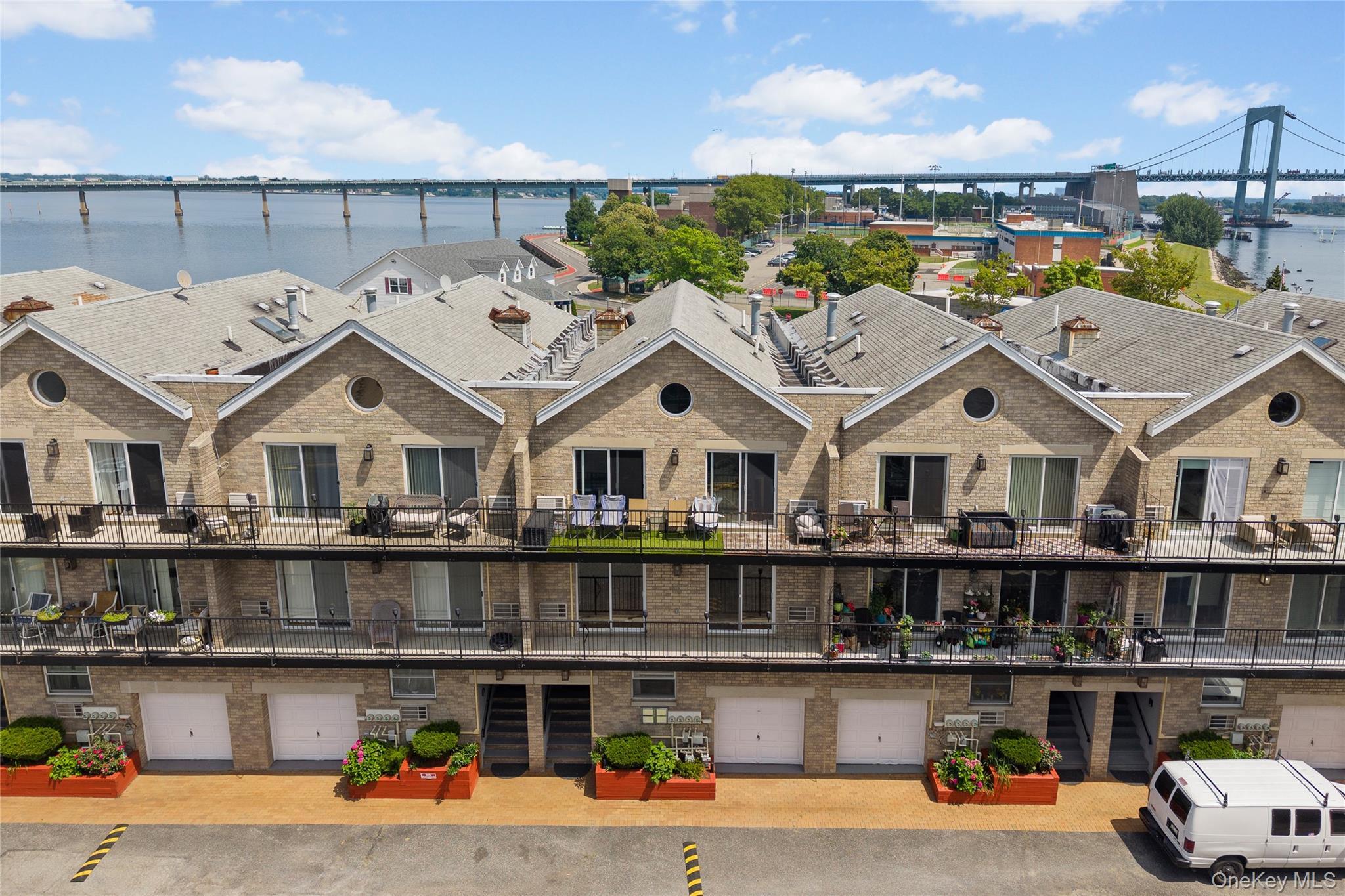 Condo Pennyfield Ave  Bronx, NY 10465, MLS-951891-2