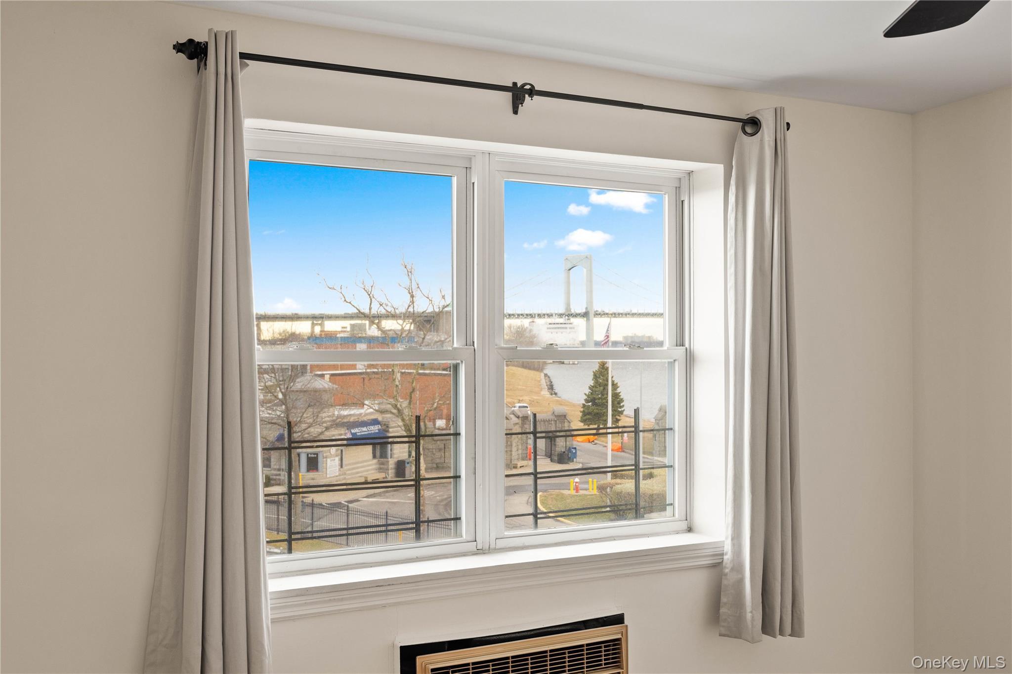 Condo Pennyfield Ave  Bronx, NY 10465, MLS-951891-21