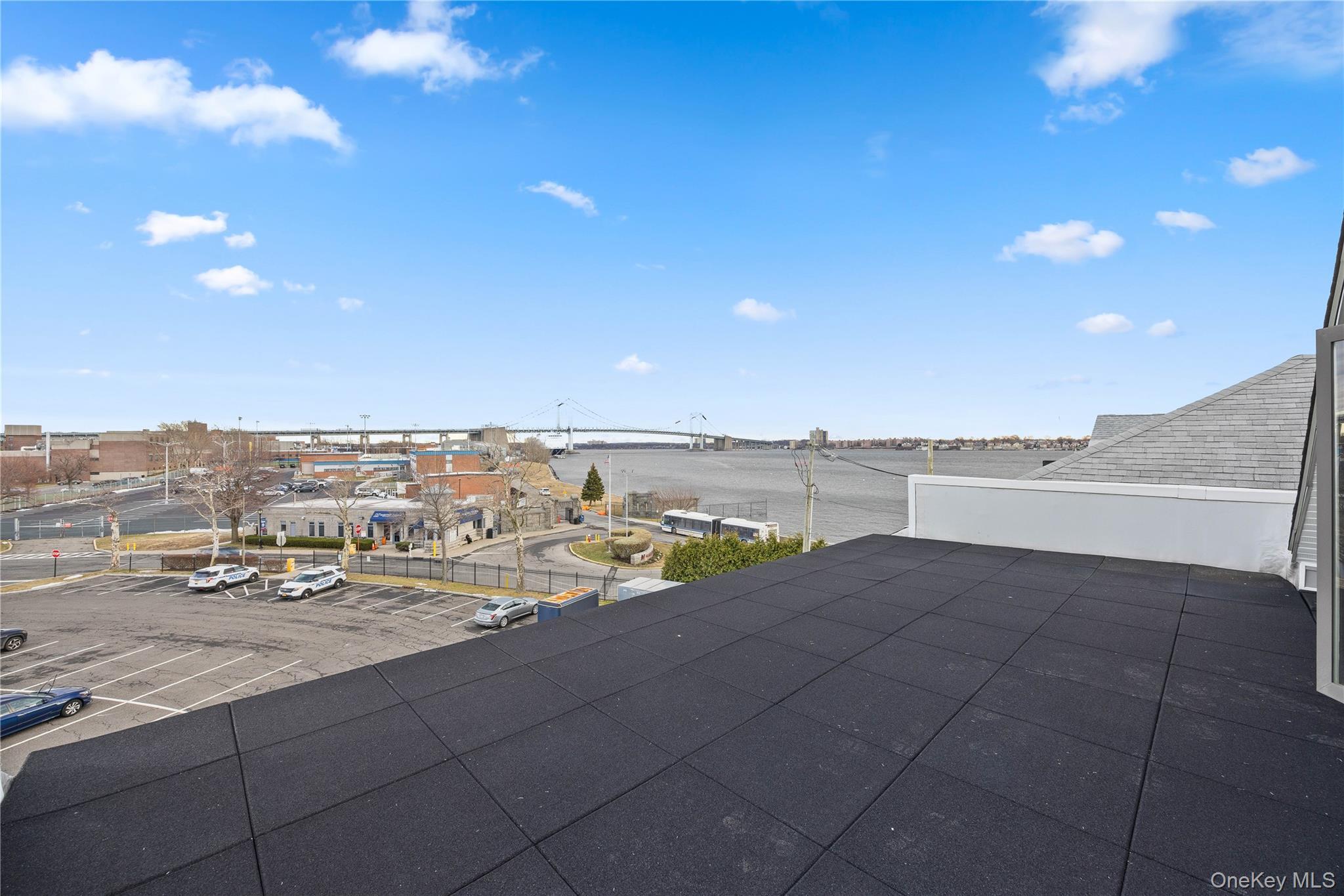 Condo Pennyfield Ave  Bronx, NY 10465, MLS-951891-25