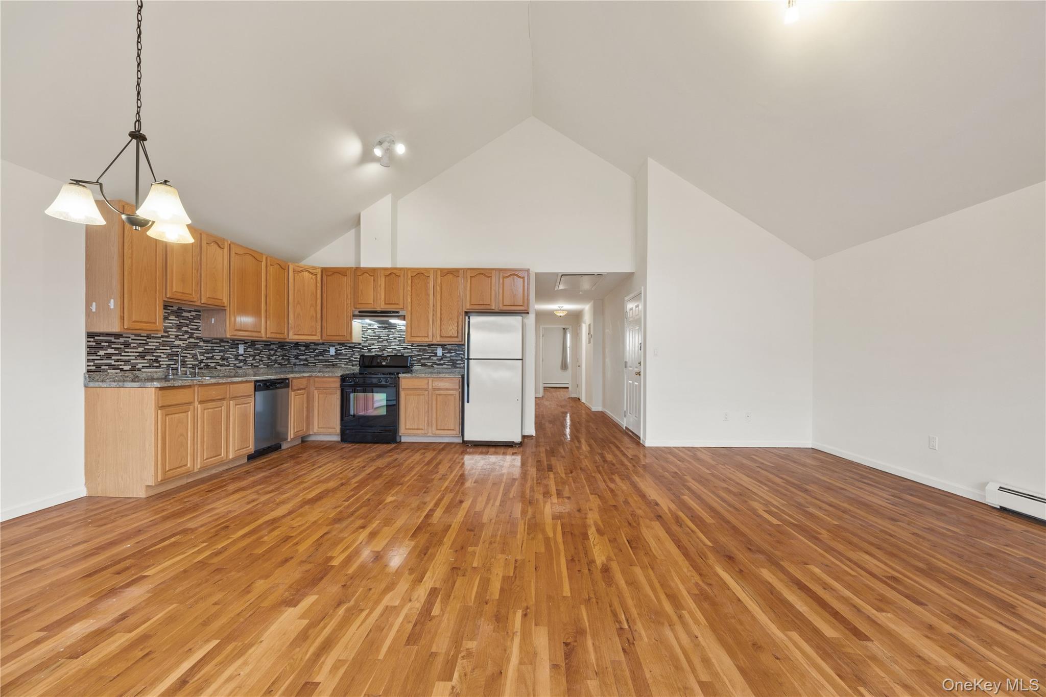 Condo Pennyfield Ave  Bronx, NY 10465, MLS-951891-4