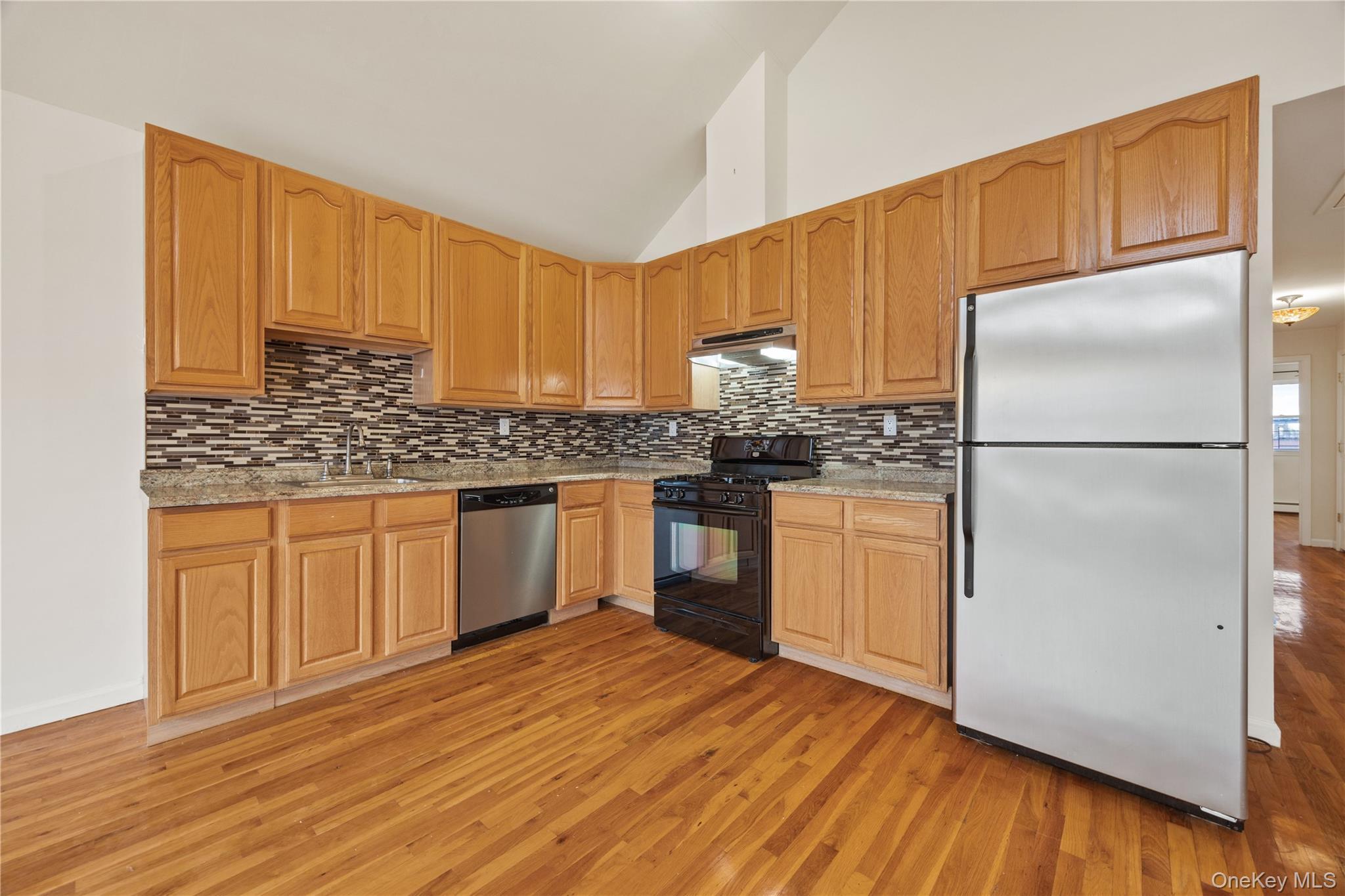 Condo Pennyfield Ave  Bronx, NY 10465, MLS-951891-7