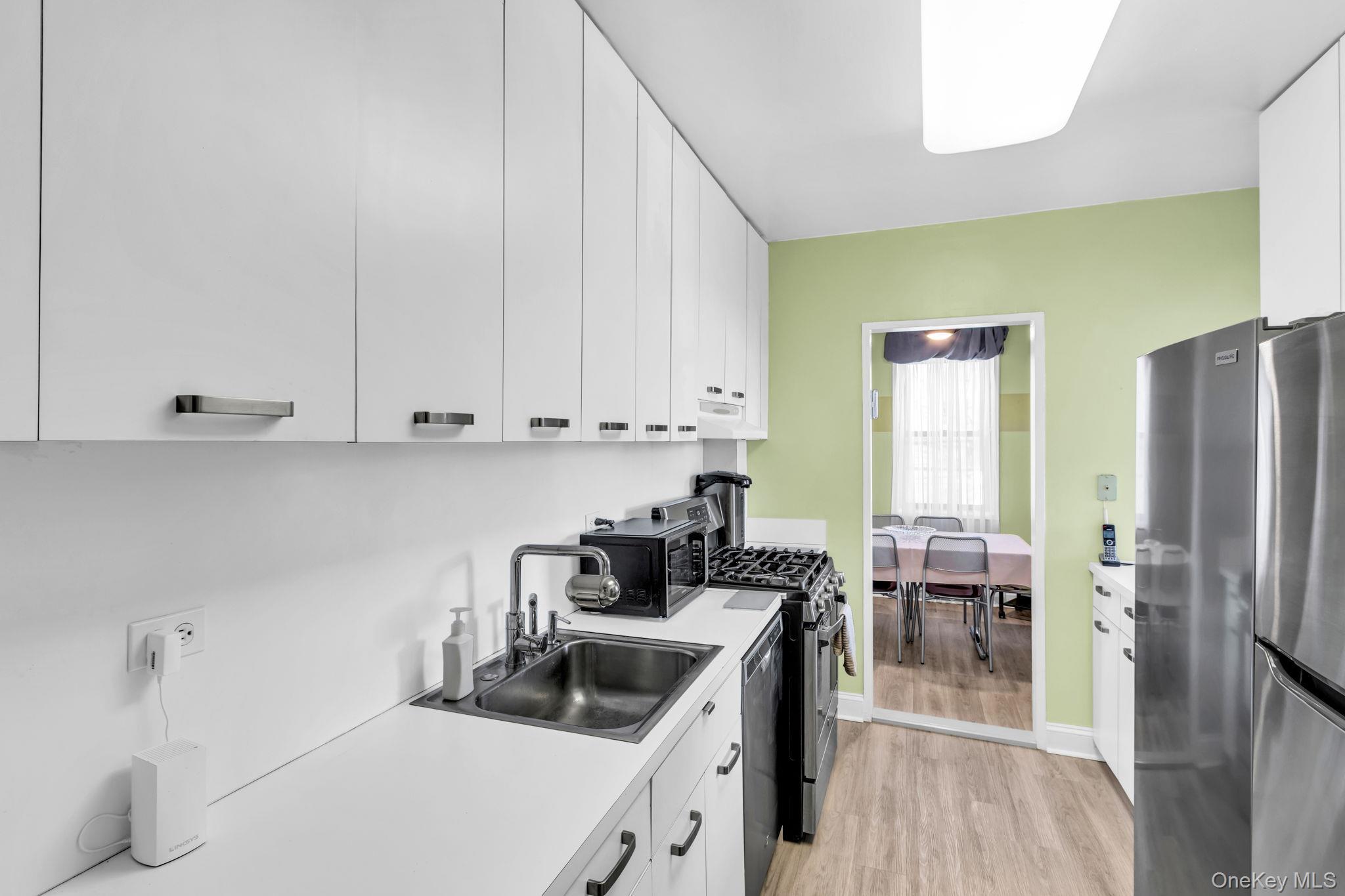 Coop Johnson Bronx, NY 10463, MLS-951901-11