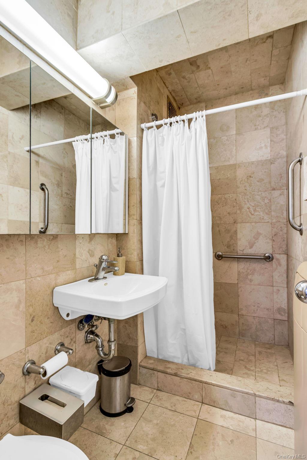 Coop Johnson Bronx, NY 10463, MLS-951901-17