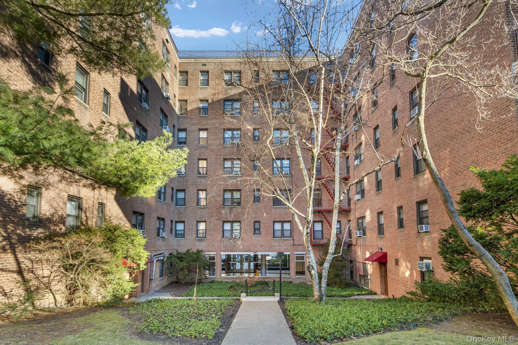 Coop Johnson Bronx, NY 10463, MLS-951901-35