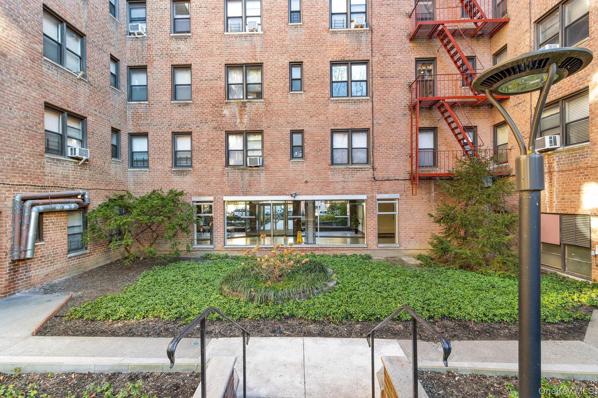 Coop Johnson Bronx, NY 10463, MLS-951901-36