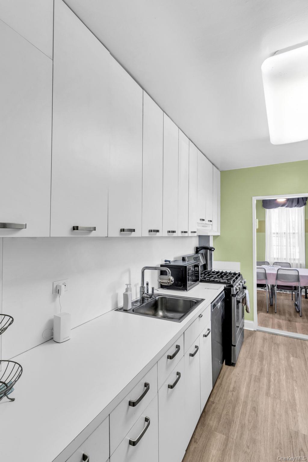 Coop Johnson Bronx, NY 10463, MLS-951901-9