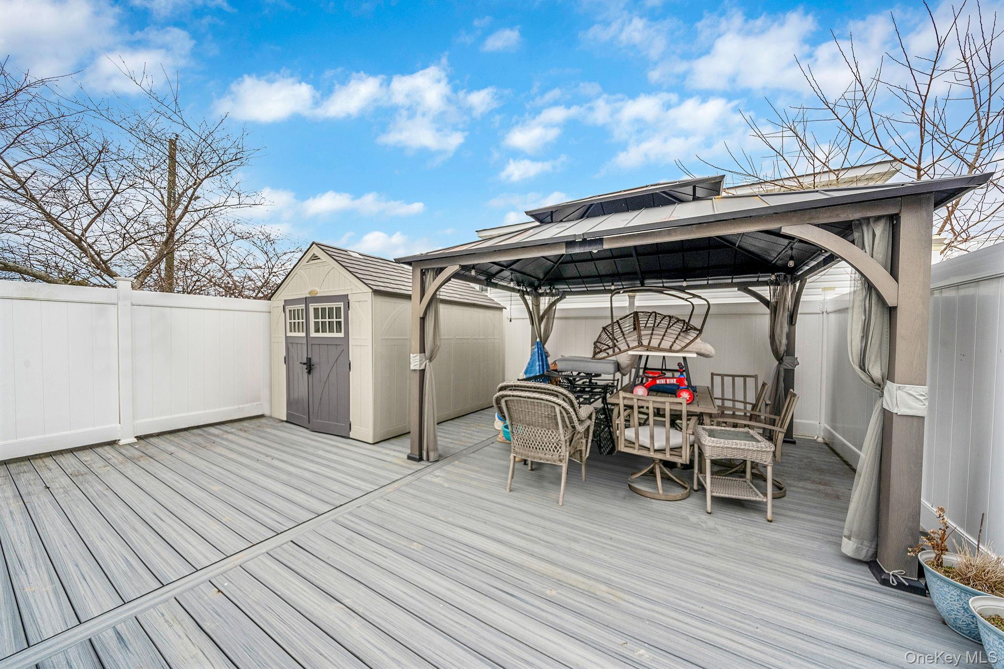 Single Family Cross Bay  Queens, NY 11693, MLS-951914-12