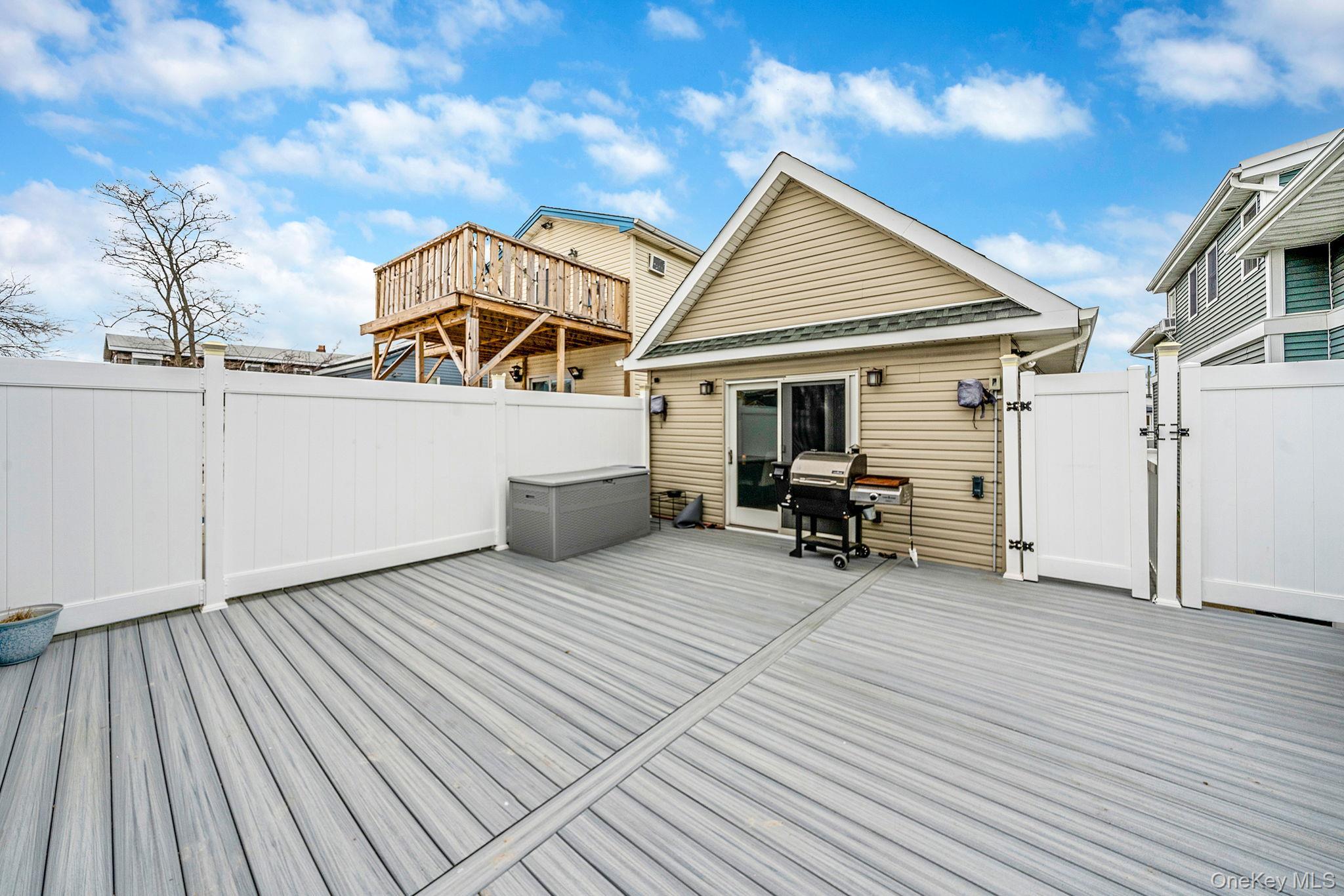 Single Family Cross Bay  Queens, NY 11693, MLS-951914-14