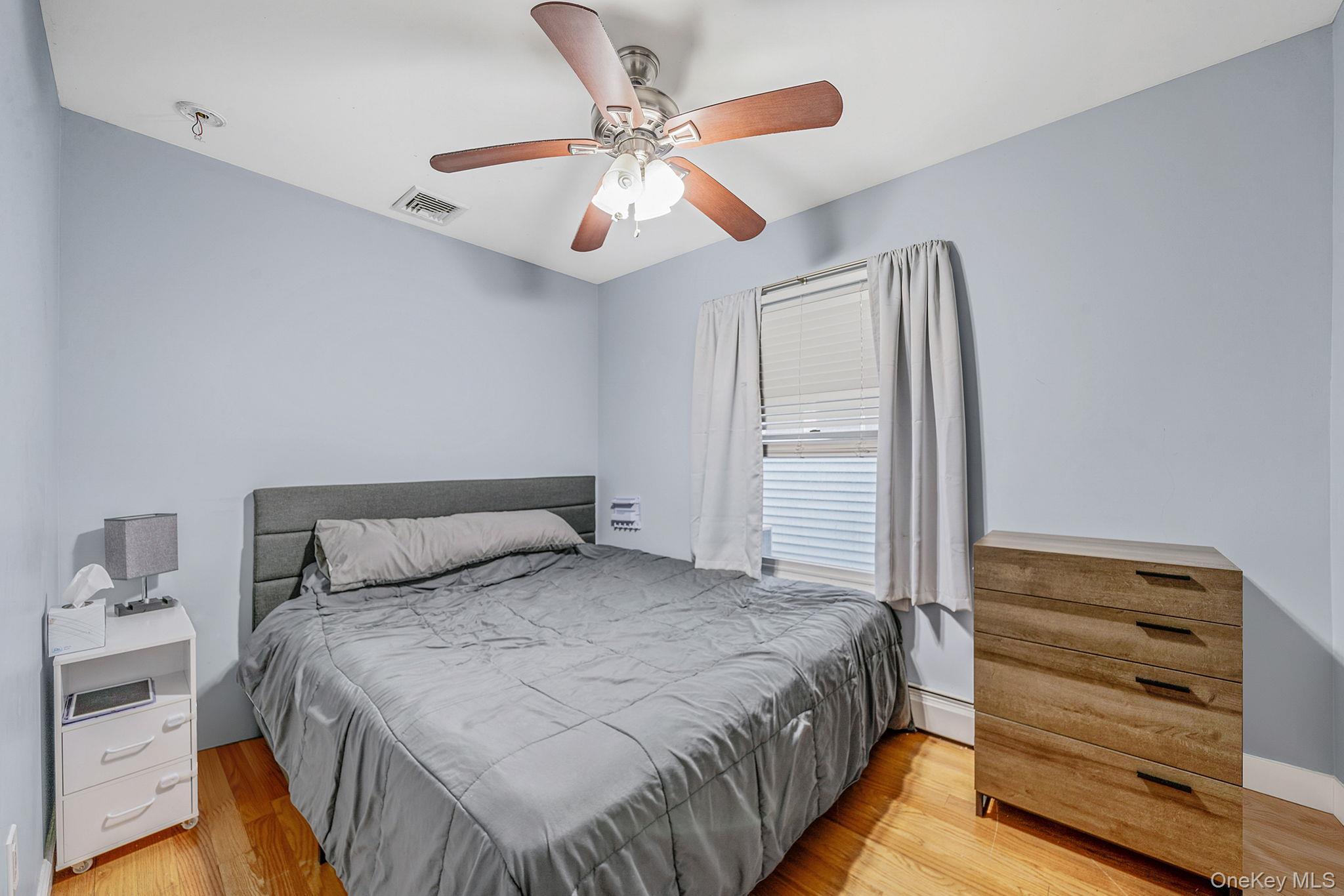 Single Family Cross Bay  Queens, NY 11693, MLS-951914-8