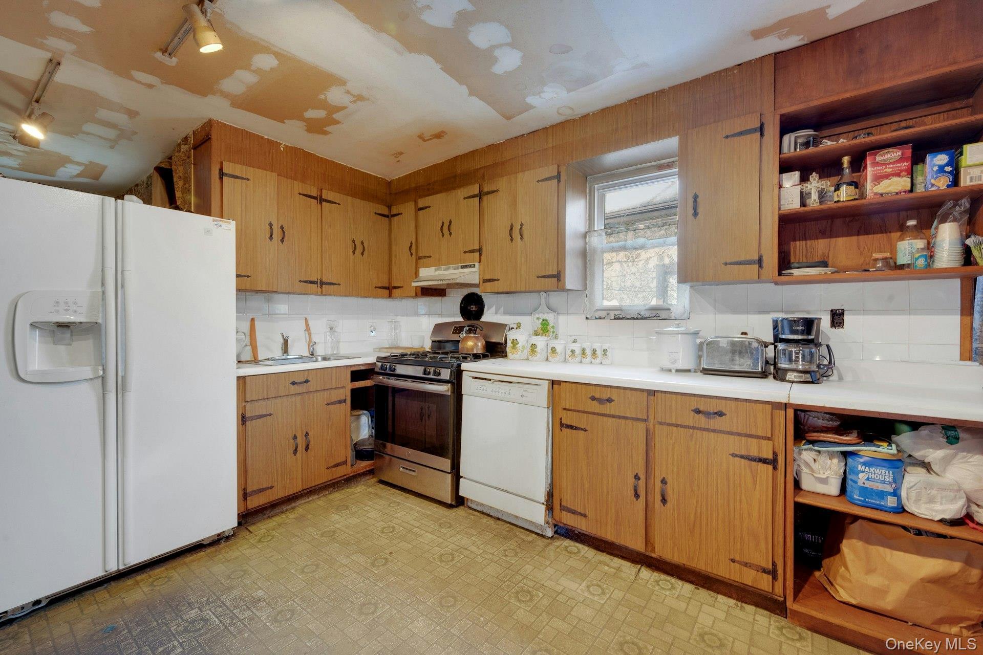 Coop Edgewater  Bronx, NY 10465, MLS-951922-8