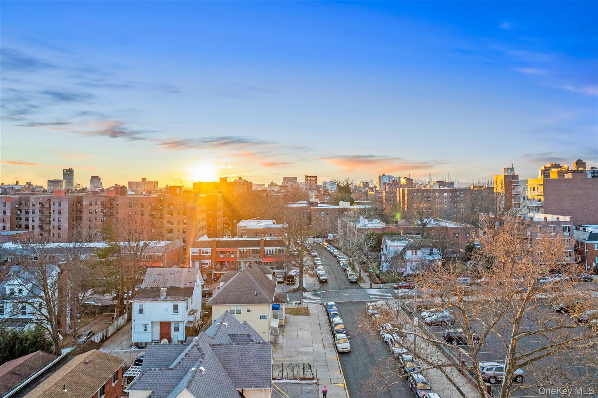 Condo Northern Blvd  Queens, NY 11354, MLS-951940-14