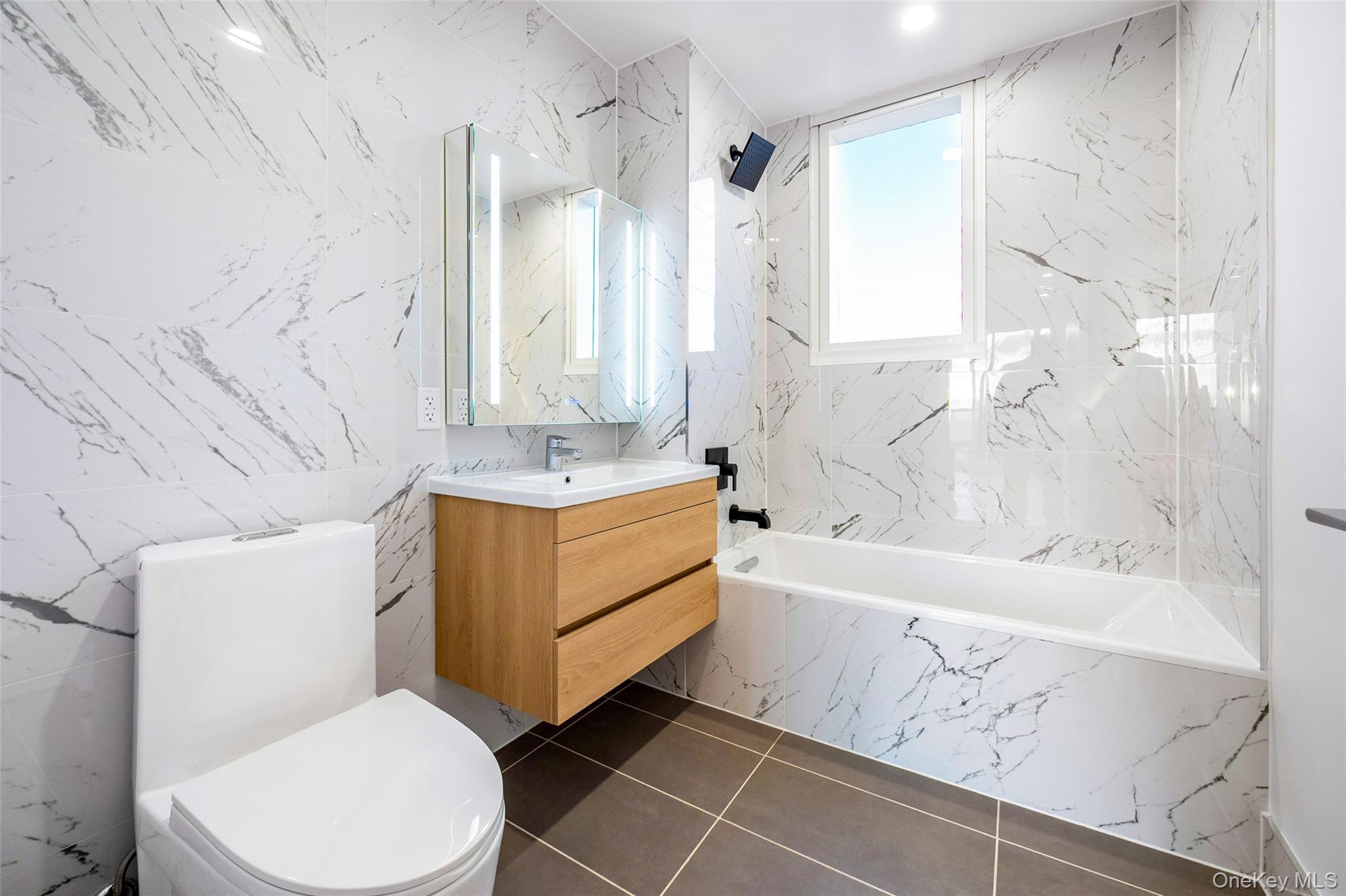 Condo Northern Blvd  Queens, NY 11354, MLS-951940-9