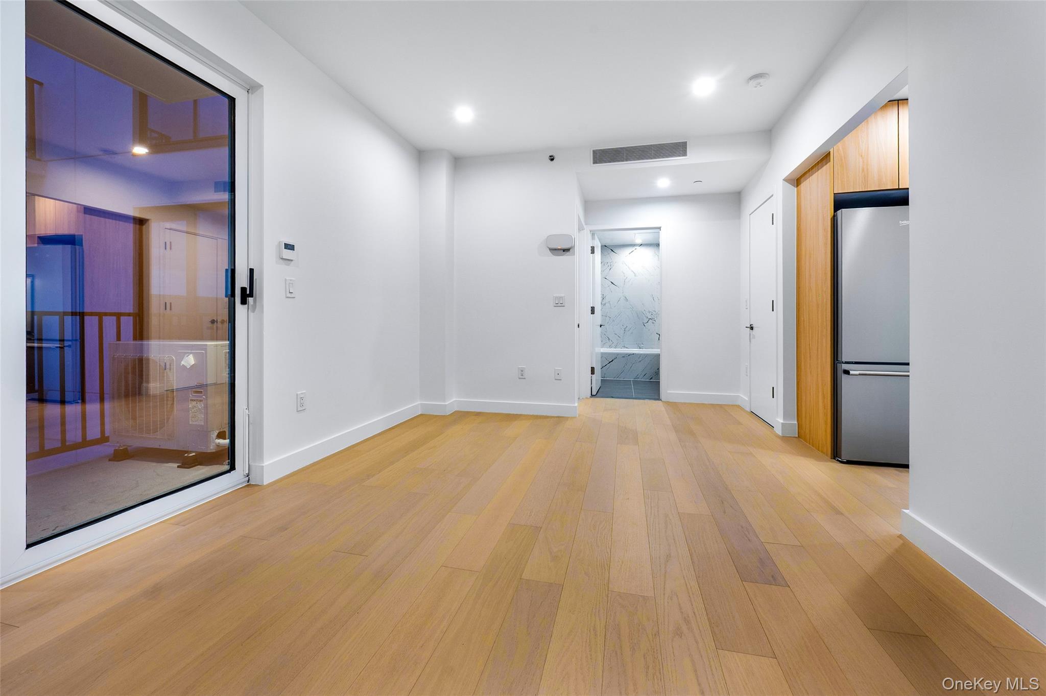 Condo Northern Blvd  Queens, NY 11354, MLS-951944-5